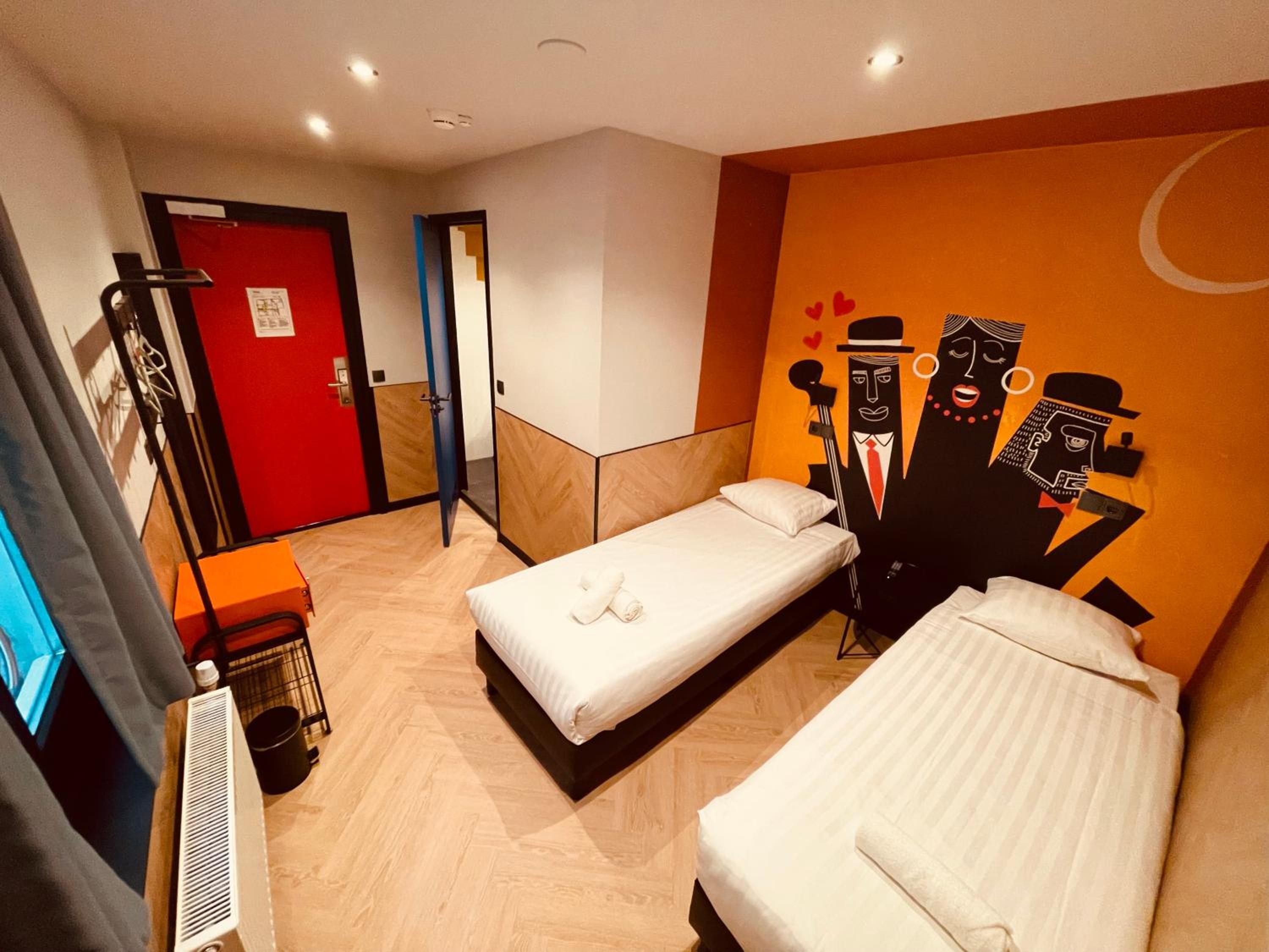 Heart of Amsterdam Hostel
