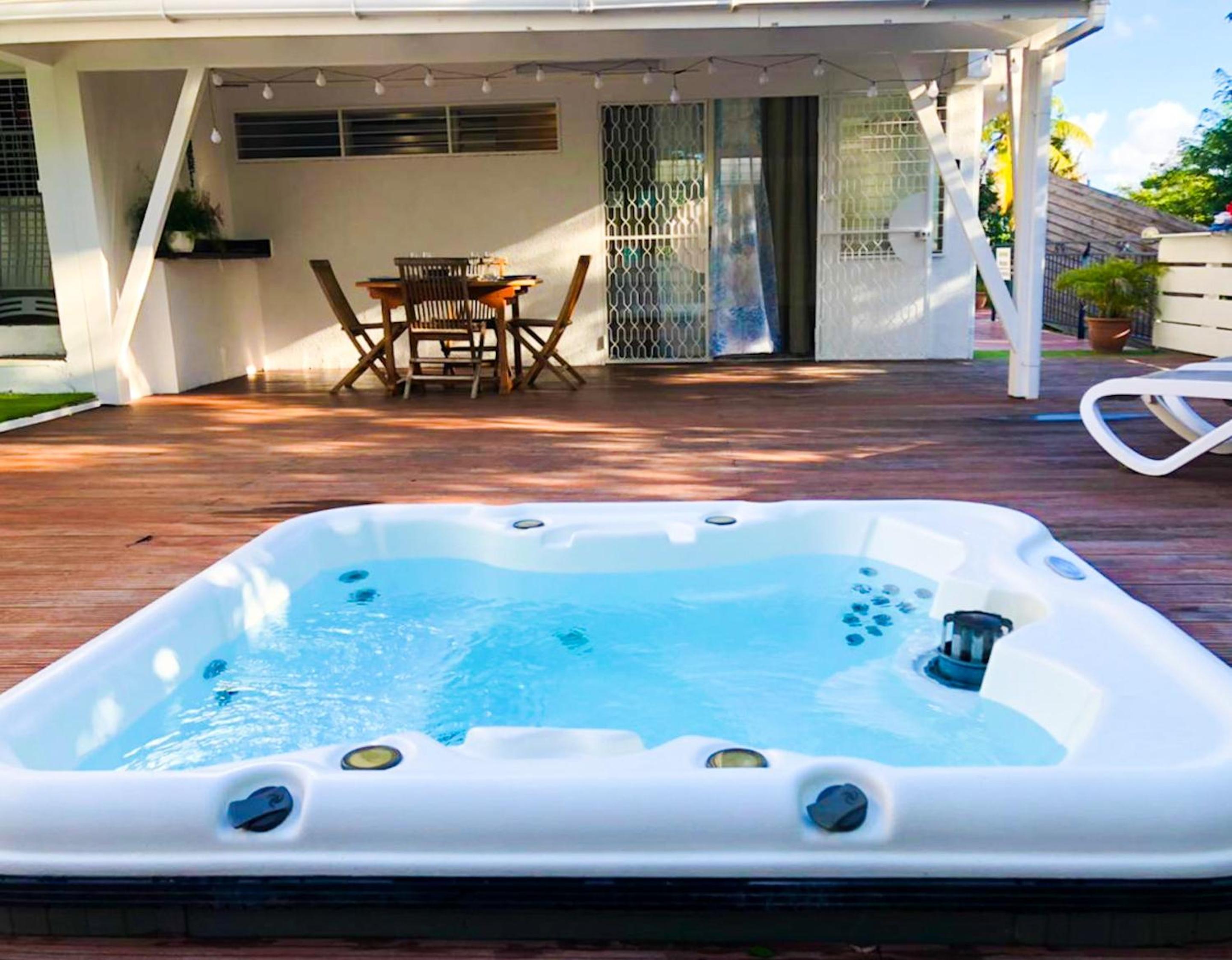 Maison charmante à Les Trois-Îlets avec jacuzzi view 3