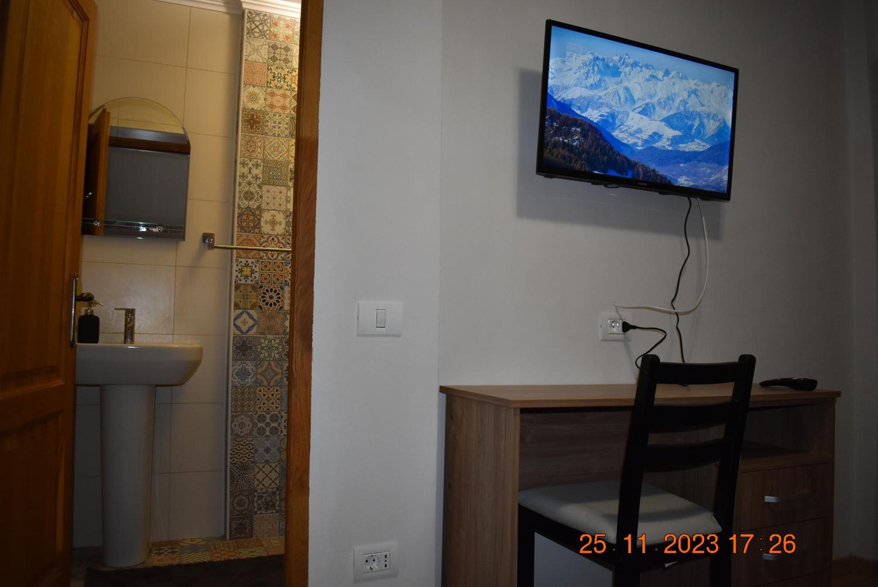 Photo 20