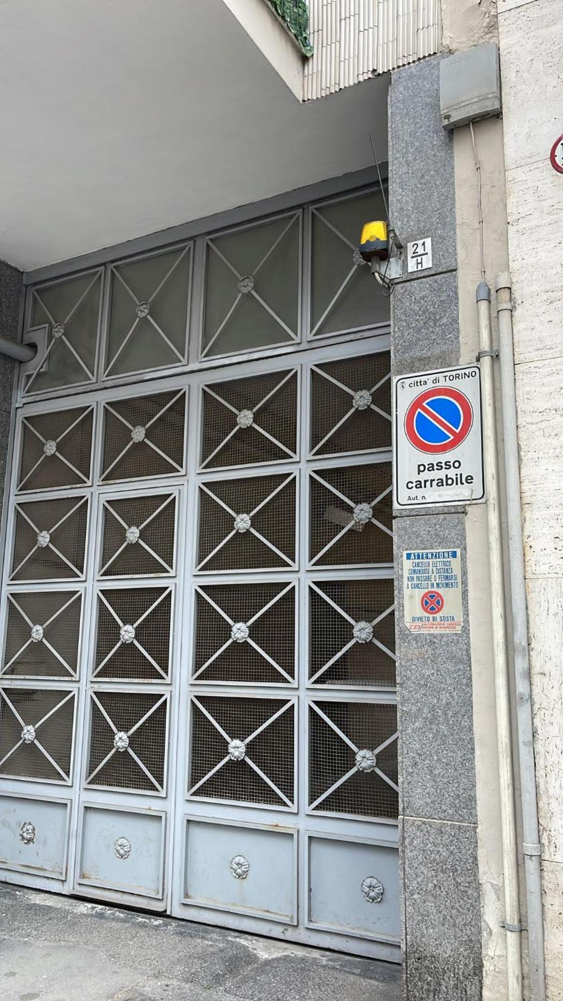 INALPI ARENA,STADIO OLIMPICO e PALAZZO DEL NUOTO parcheggio riservato interno cortile 10 minuti dal centro view 4
