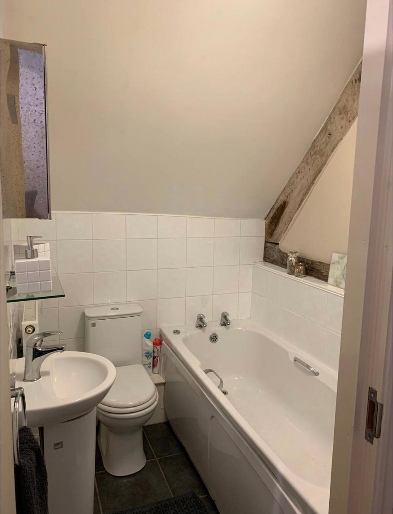 Studio Double. Own bathroom, shared kitchen view 3
