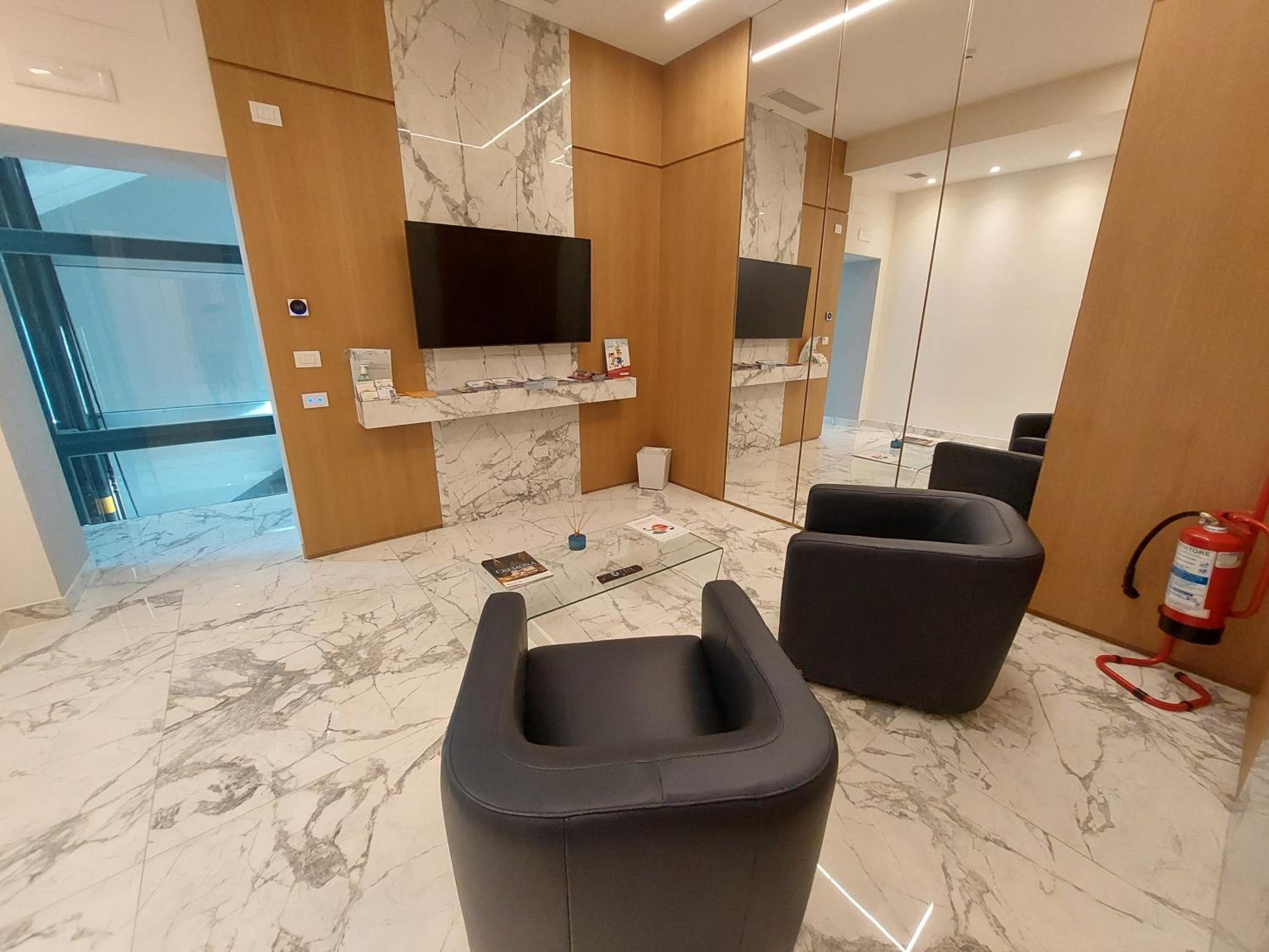 Photo 33