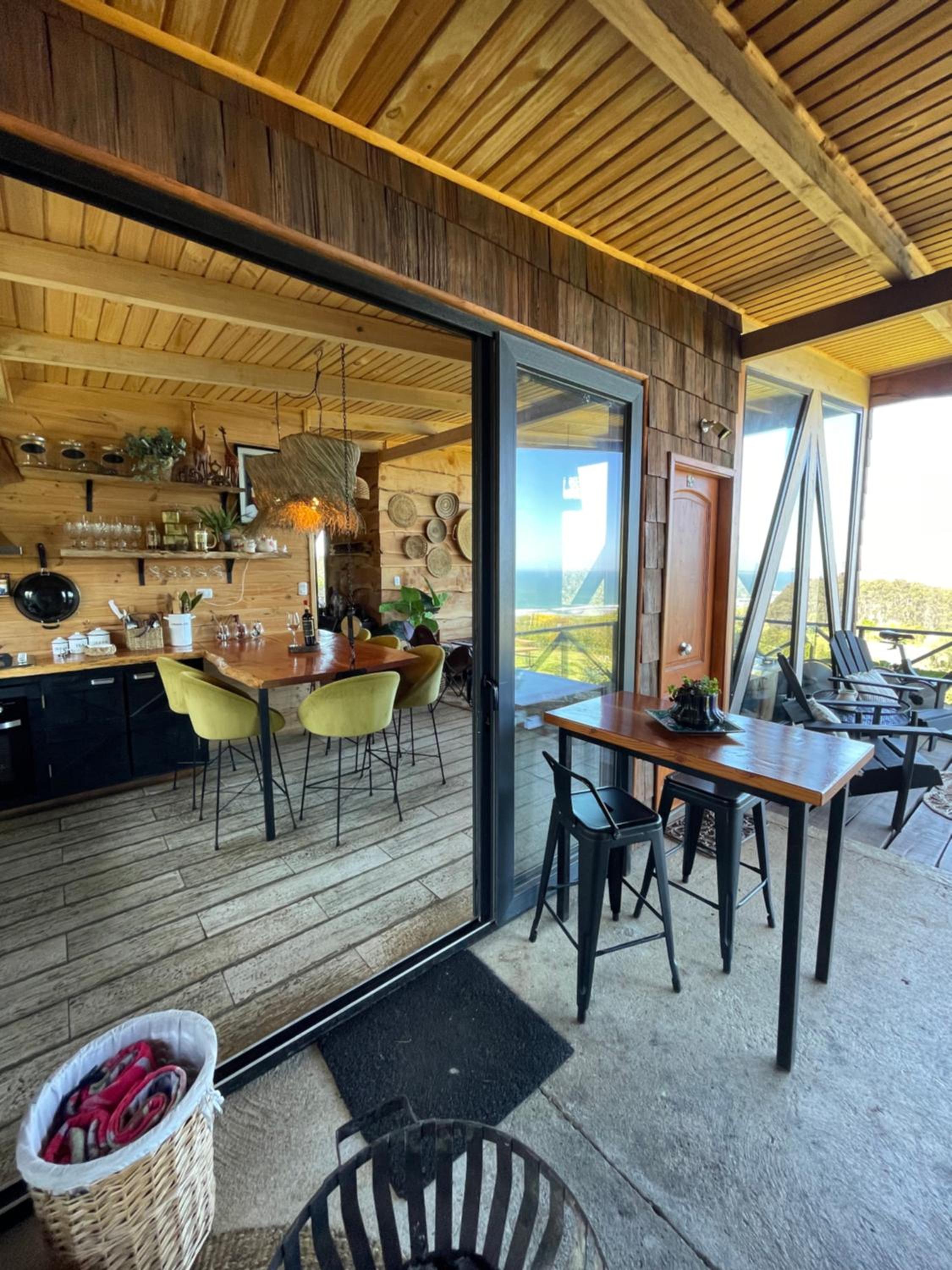 Casa Exclusiva con Hot Tub en Puerto Godoy, Maullín