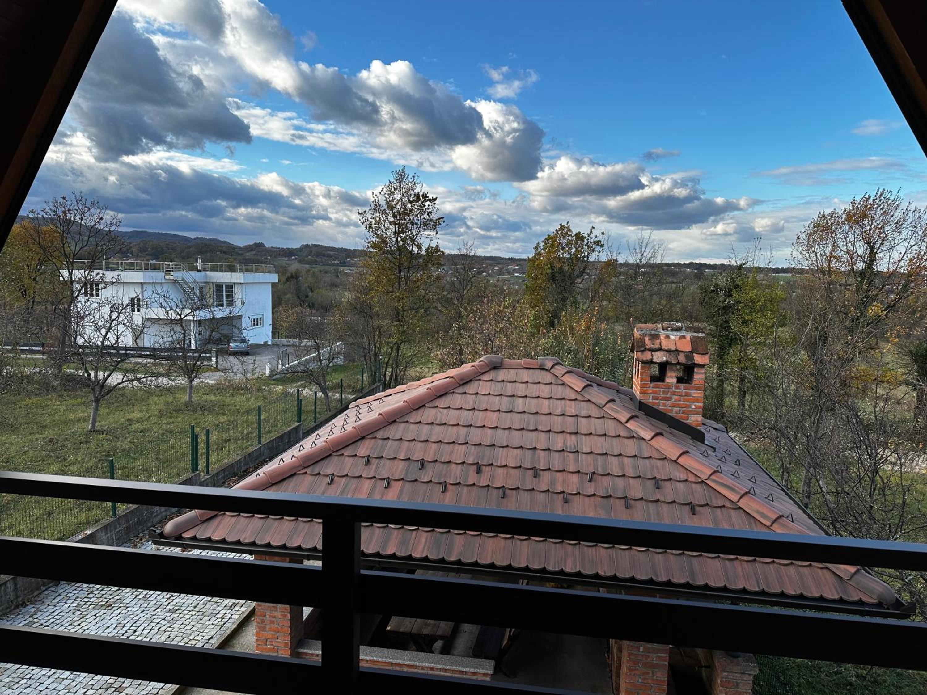 VIKENDICA TOJA - Brcko