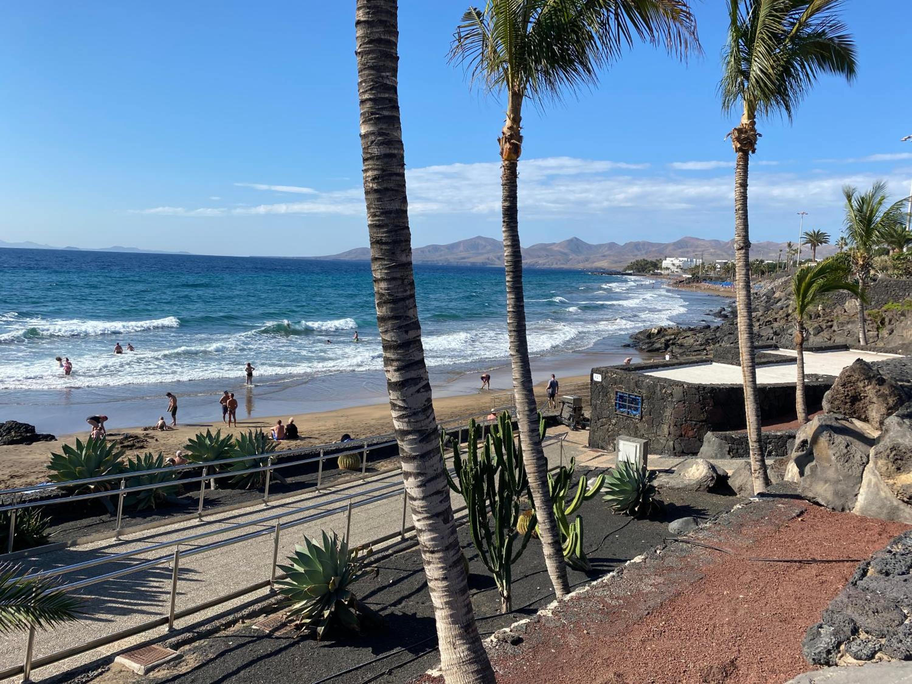 Puerto del Carmen Las caracolas Acogedor espacioso y luminoso apartamento cerca del mar