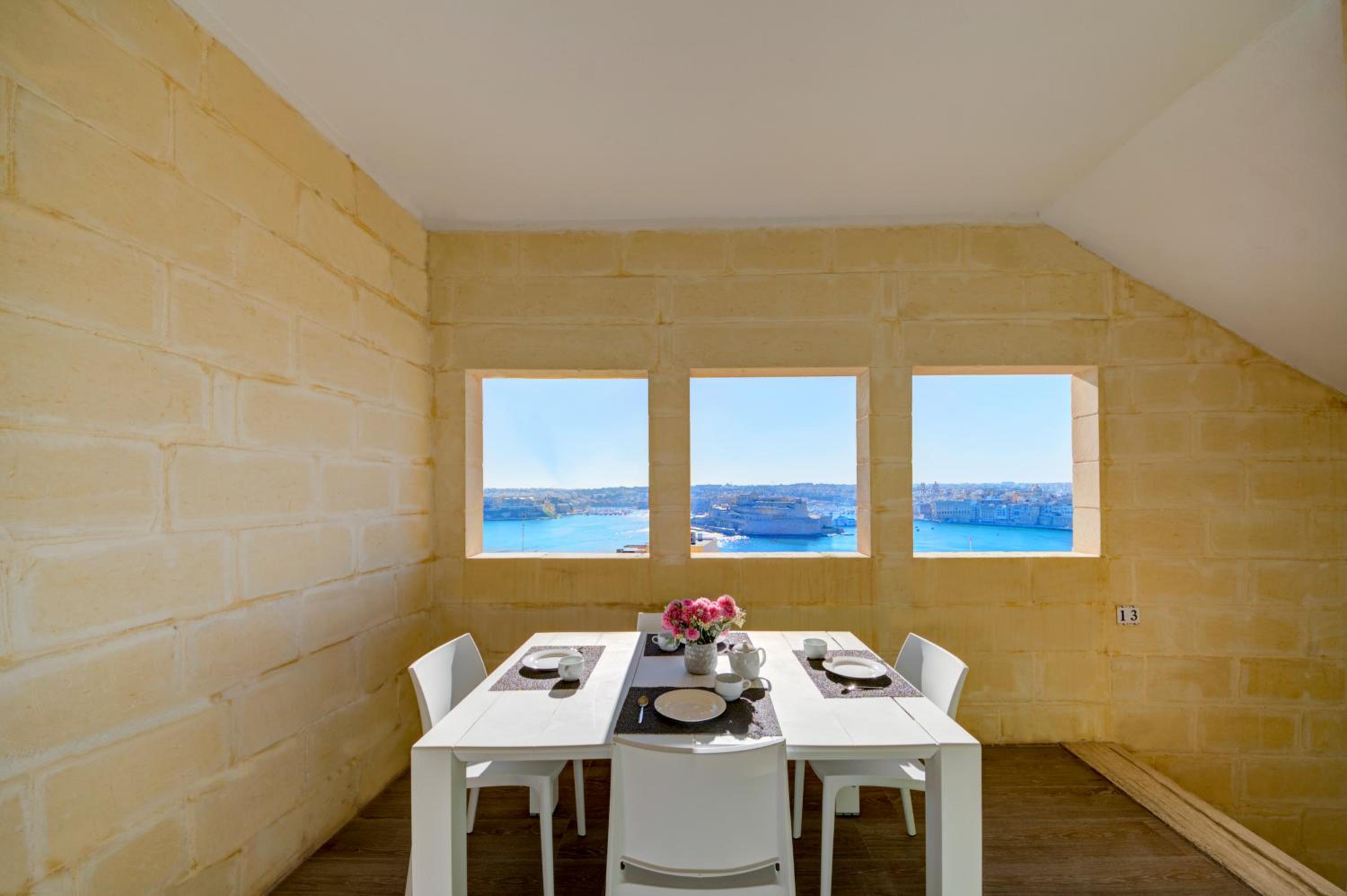 Hotel Tritoni Harbour suites - Valletta - Image 1