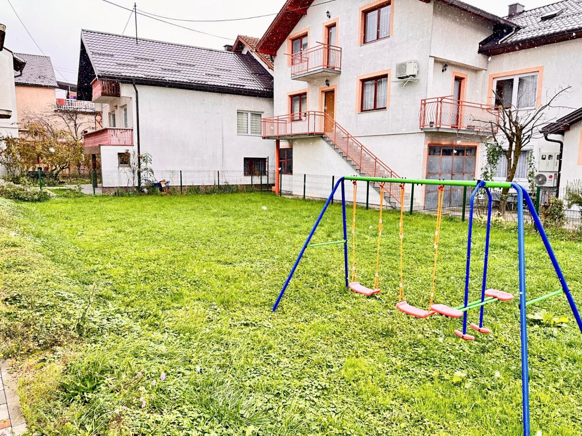 Photo 33