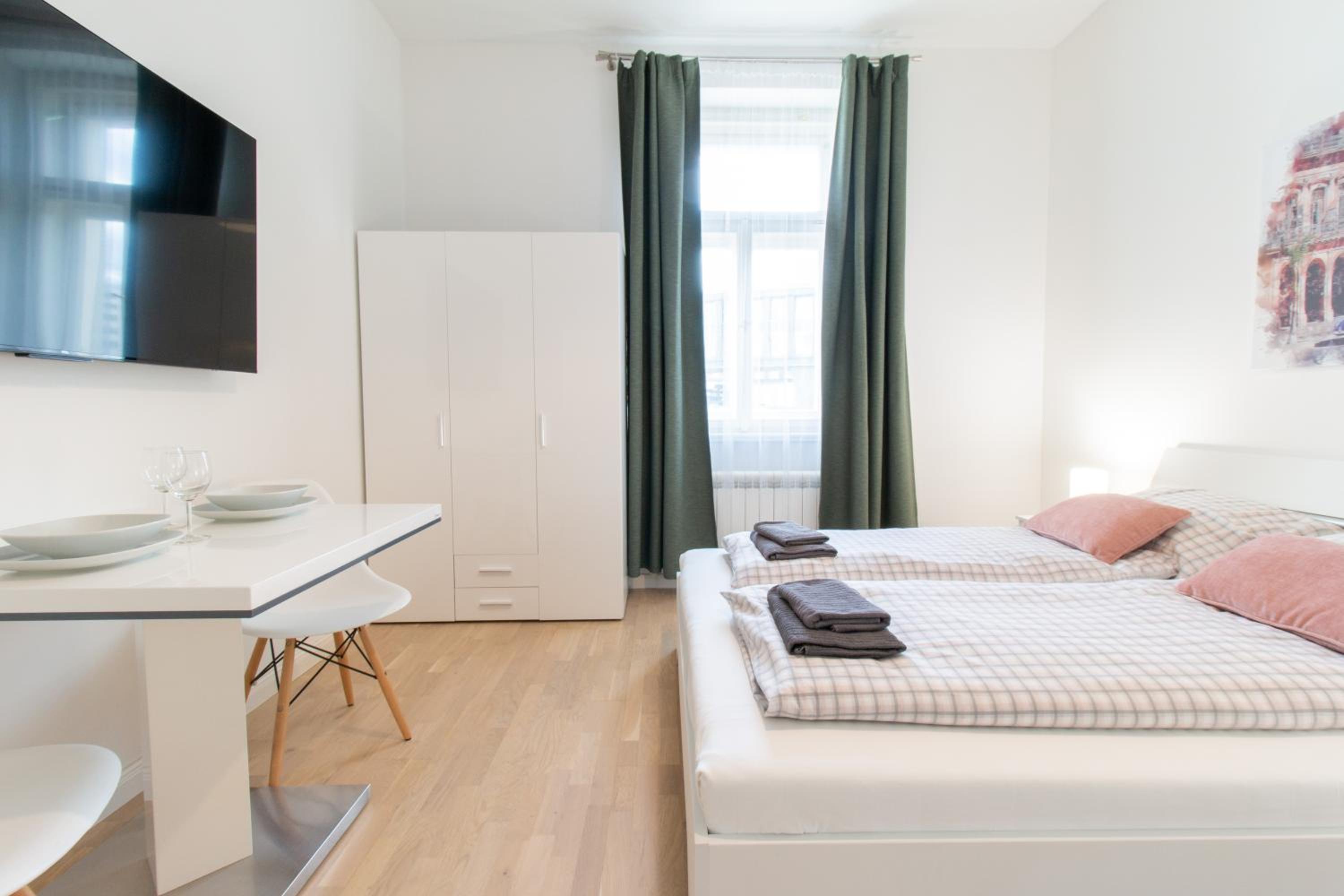 Washingtonova CR apartments