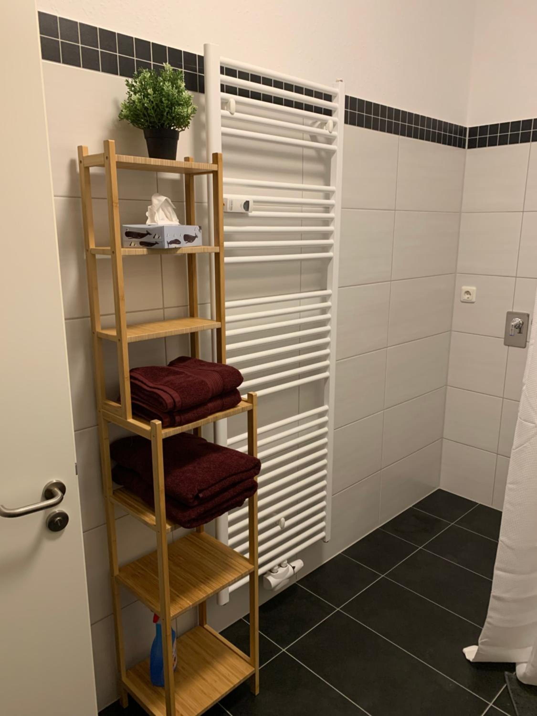 Strassi 1 en Plauen — bathroom