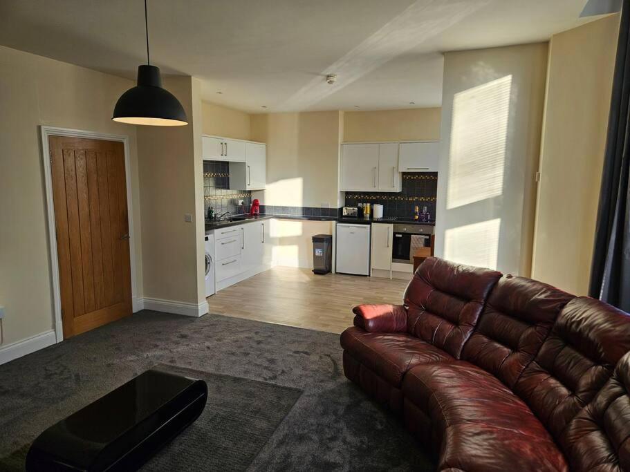Carlisle City Centre. Spacious Apartment. Ideal location.