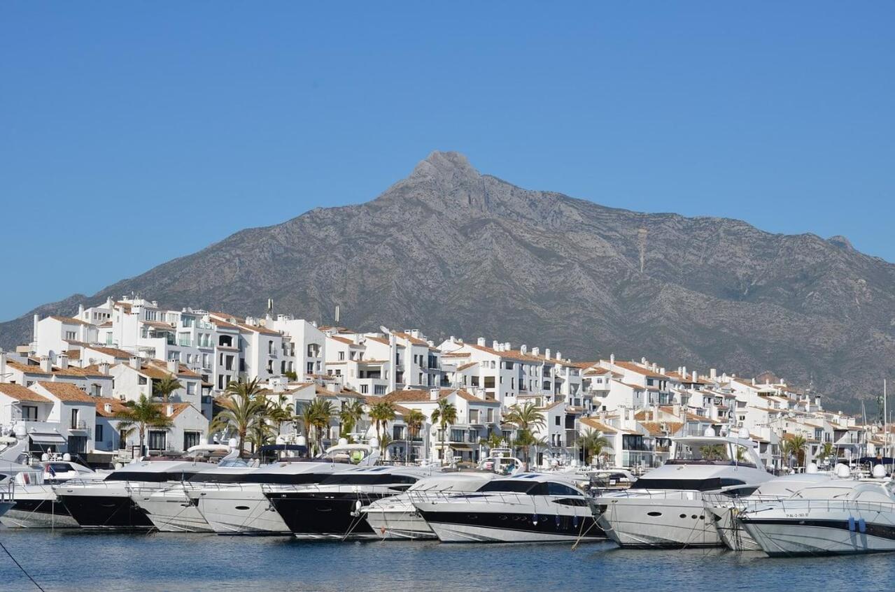 SOLGUEST APARTAMENTO PUERTO BANUS, MARBELLA vistas espectaculares!!