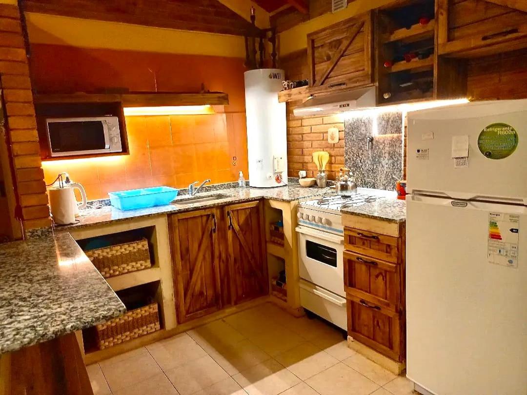 Casa Lutan ,Mendoza, 6 personas ,Montaña y bodegas