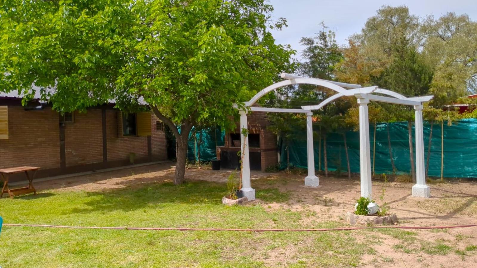 Casa Lutan ,Mendoza, 6 personas ,Montaña y bodegas