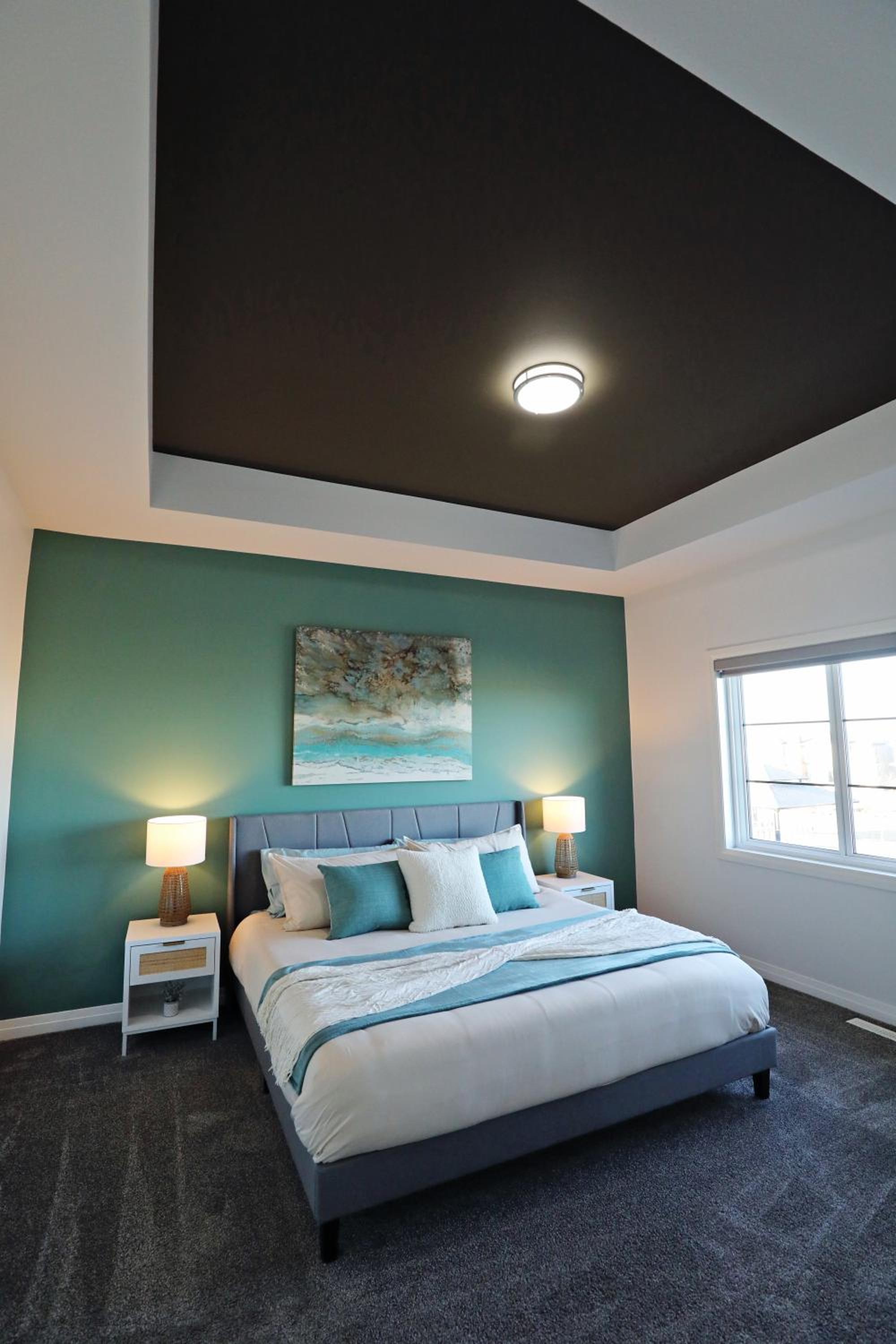 Three King Beds,Central A/C,Fireplace,Park,Disney+