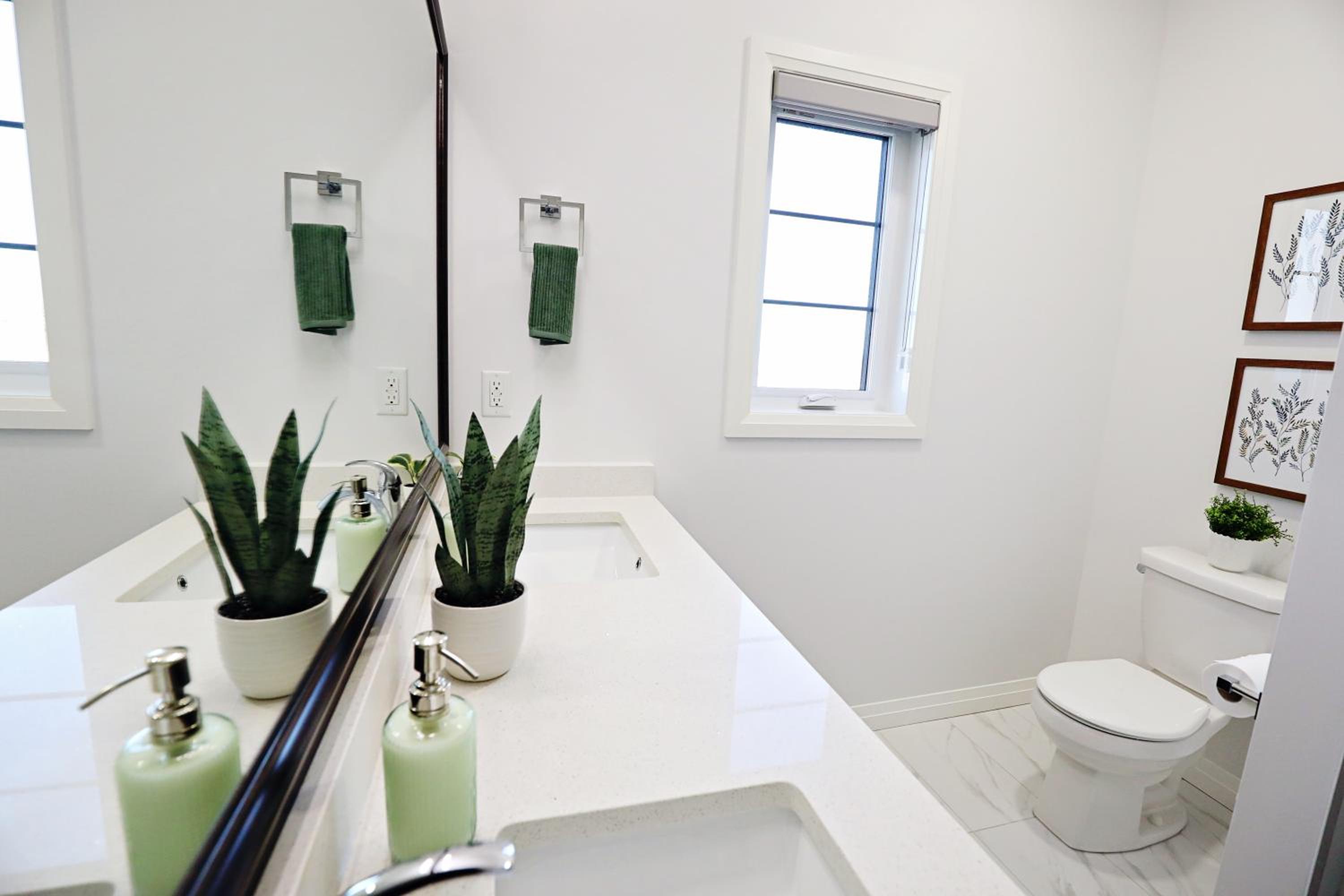 Three King Beds,Central A/C,Fireplace,Park,Disney+