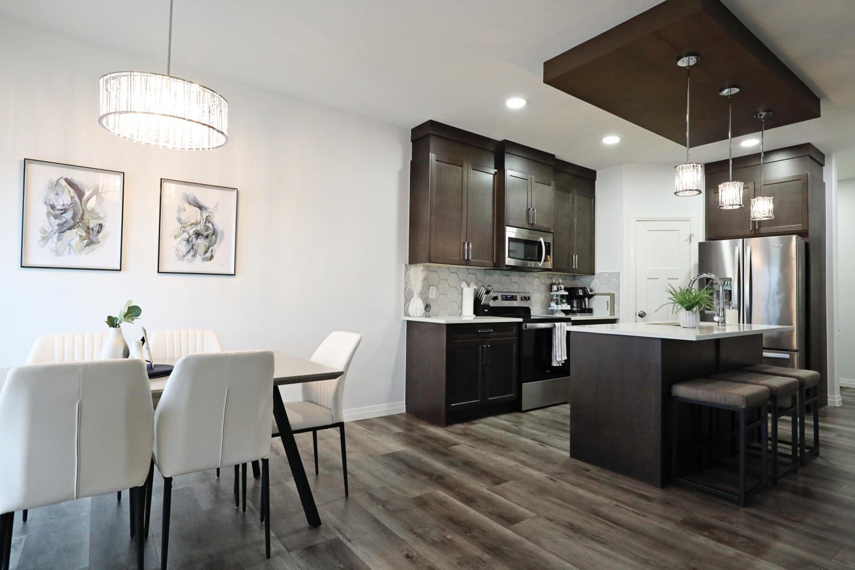 Three King Beds,Central A/C,Fireplace,Park,Disney+