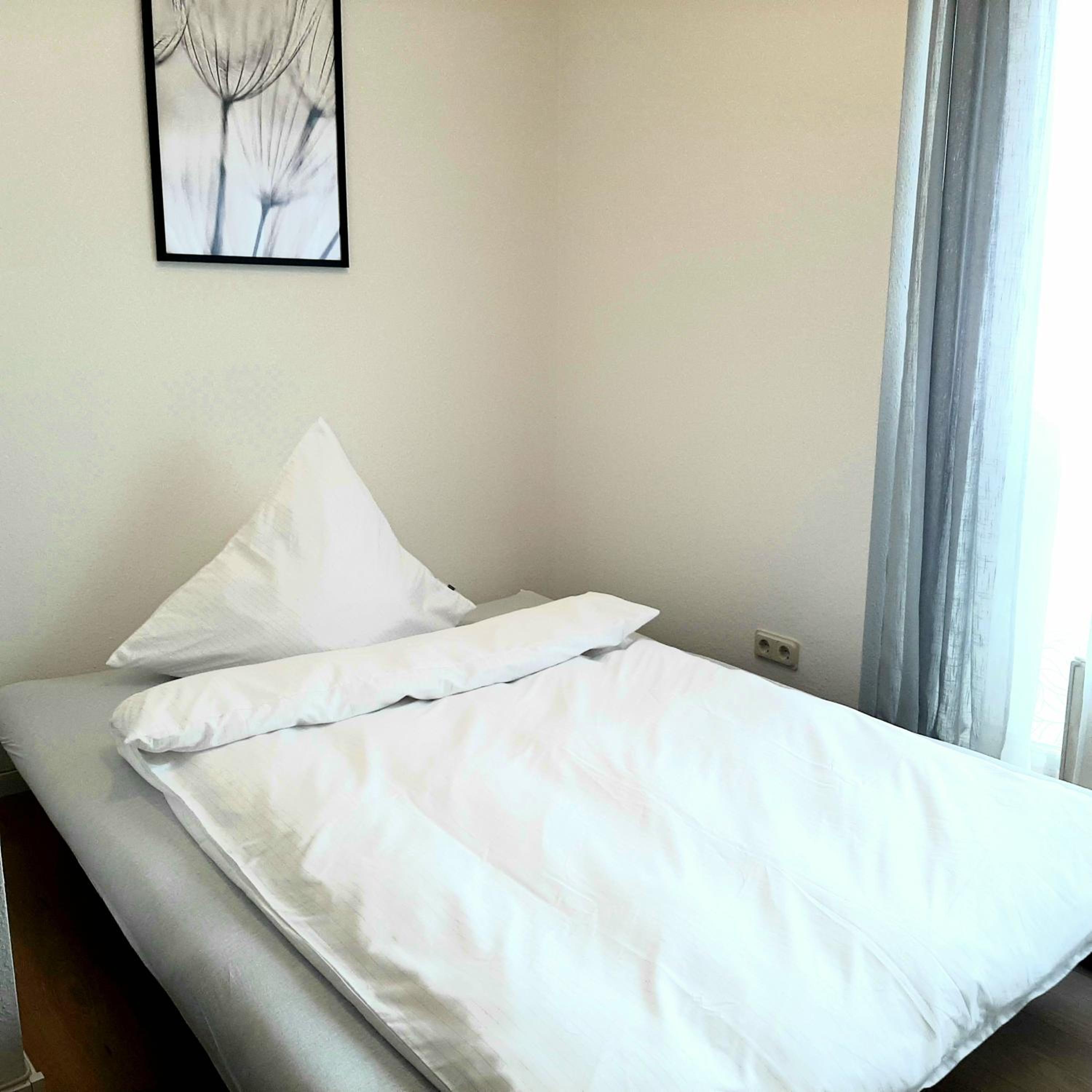 Gelbe Koffer - Family & Business Apartment in Neunkirchen - 2 SZ - bis 5 Pers - Parkplatz - Self-Check-in - Balkon