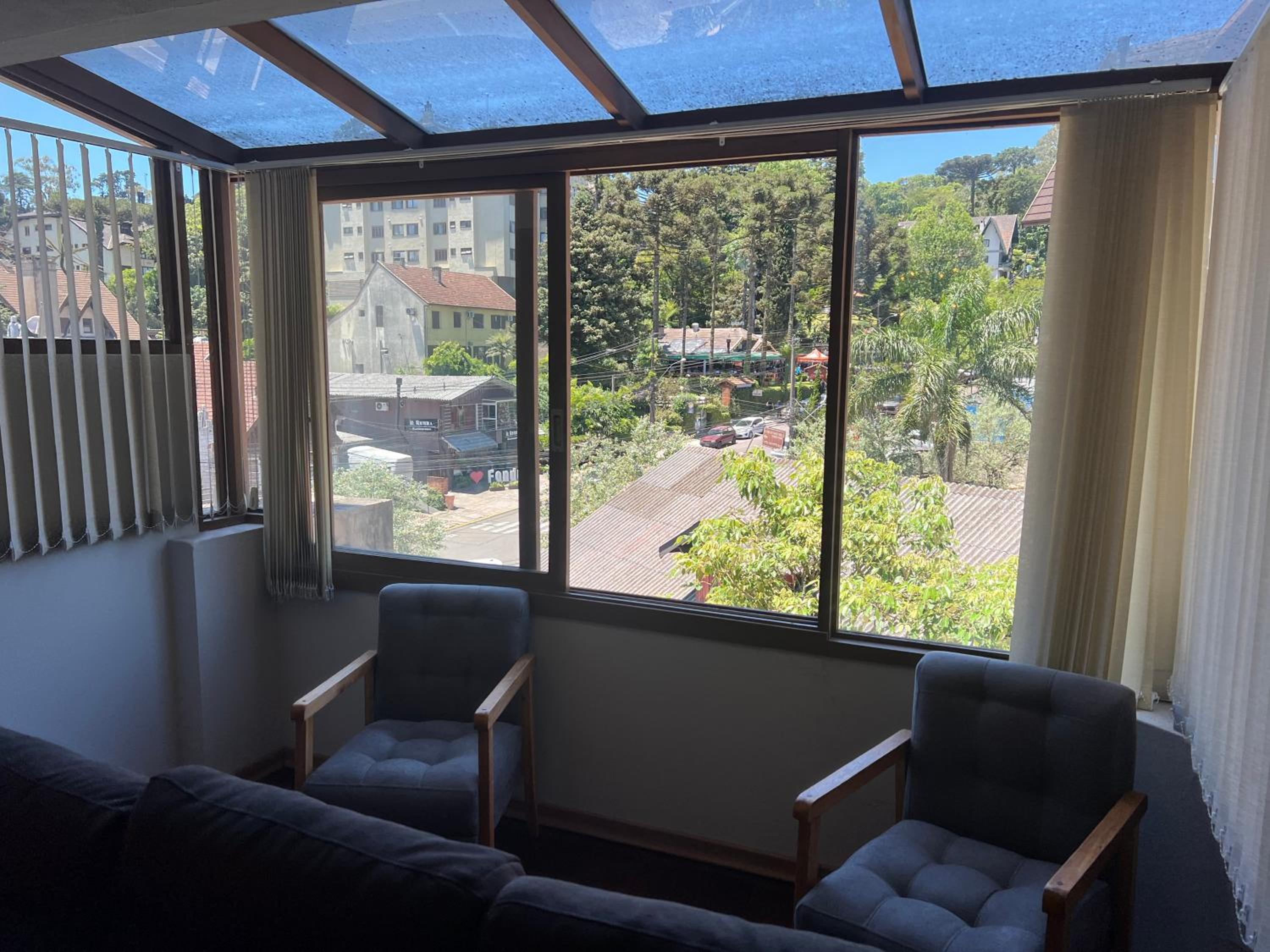 Amplo Apartamento à 200m da Rua Coberta