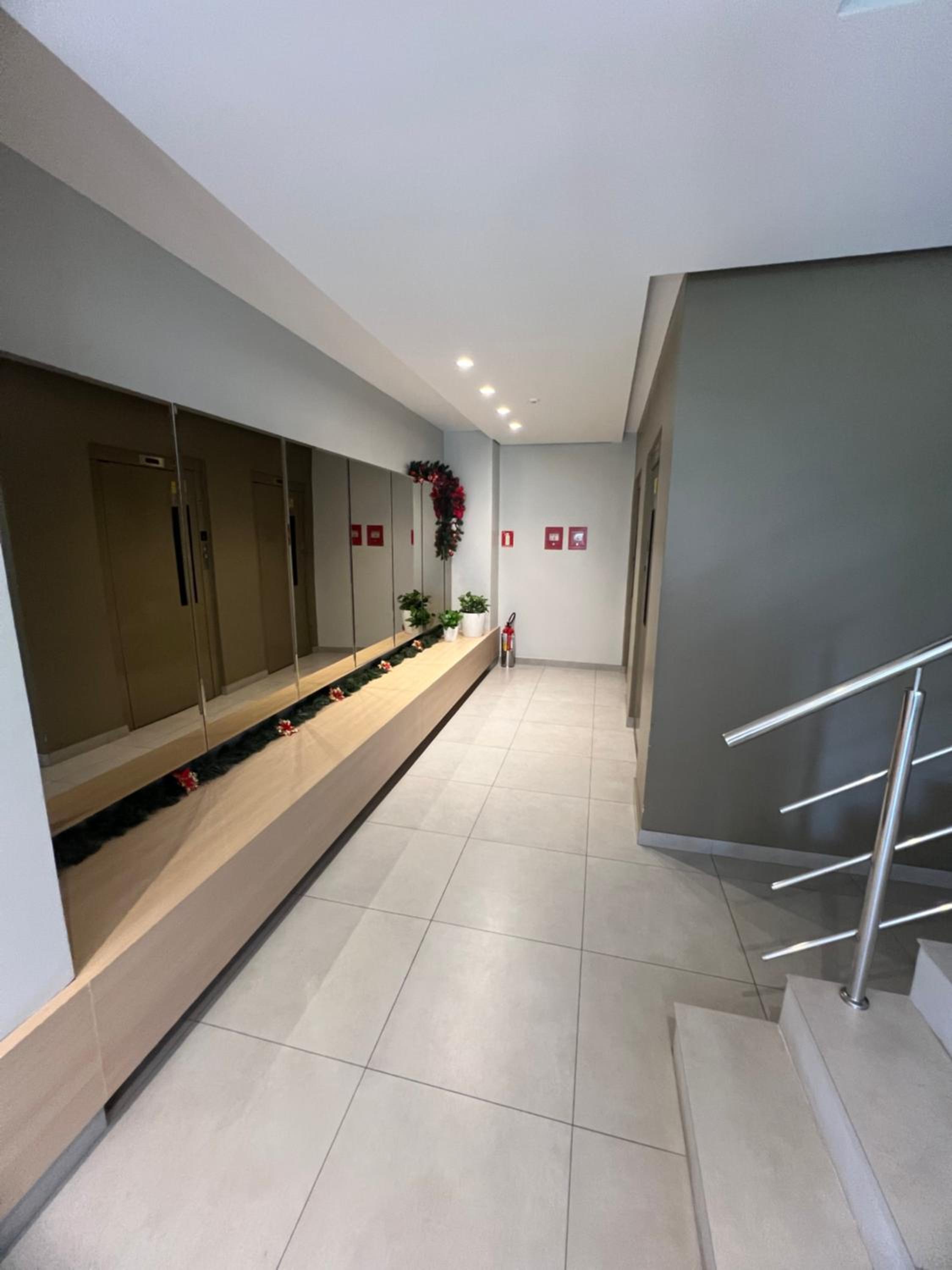 Amplo Apartamento à 200m da Rua Coberta