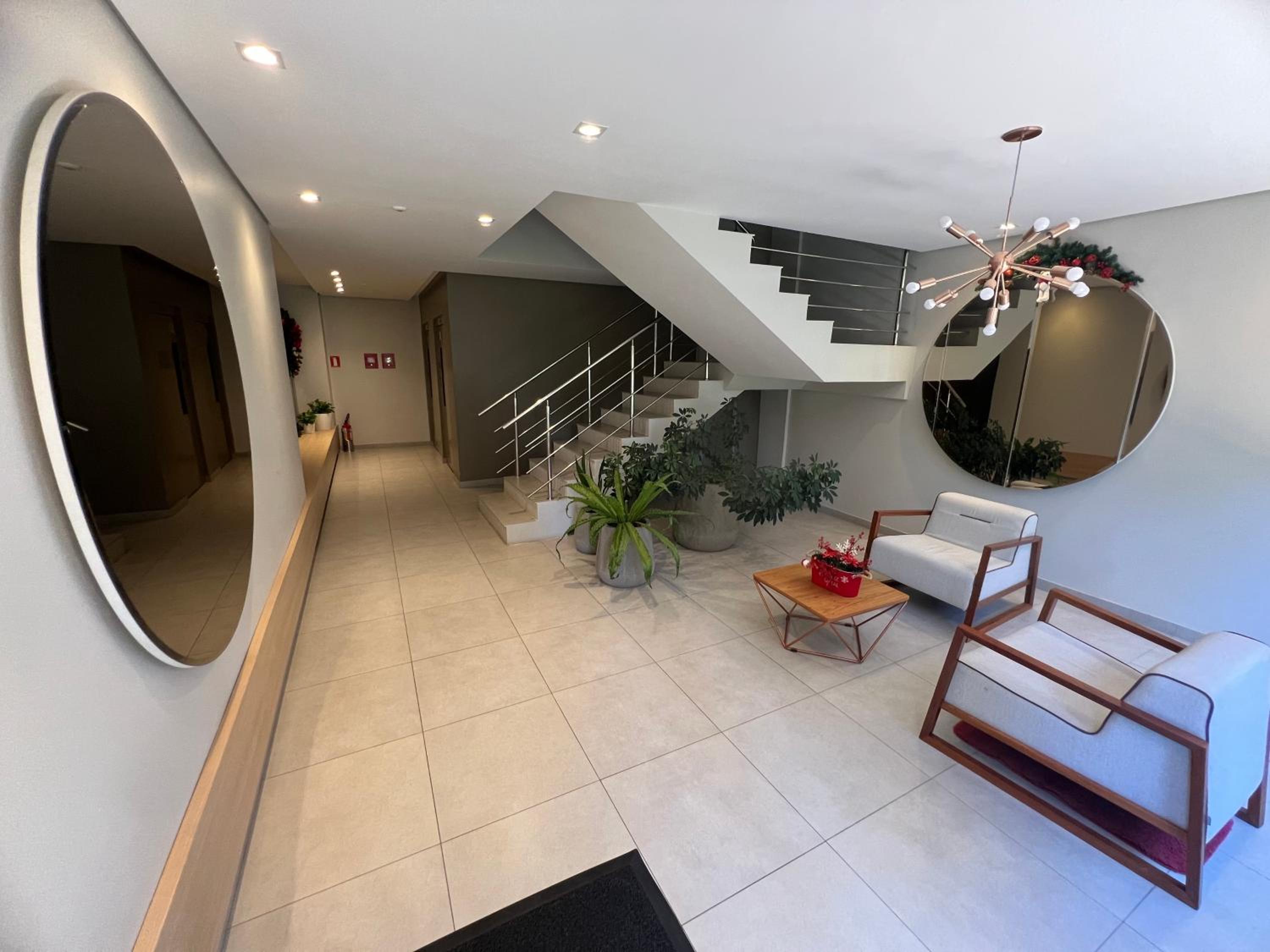Amplo Apartamento à 200m da Rua Coberta