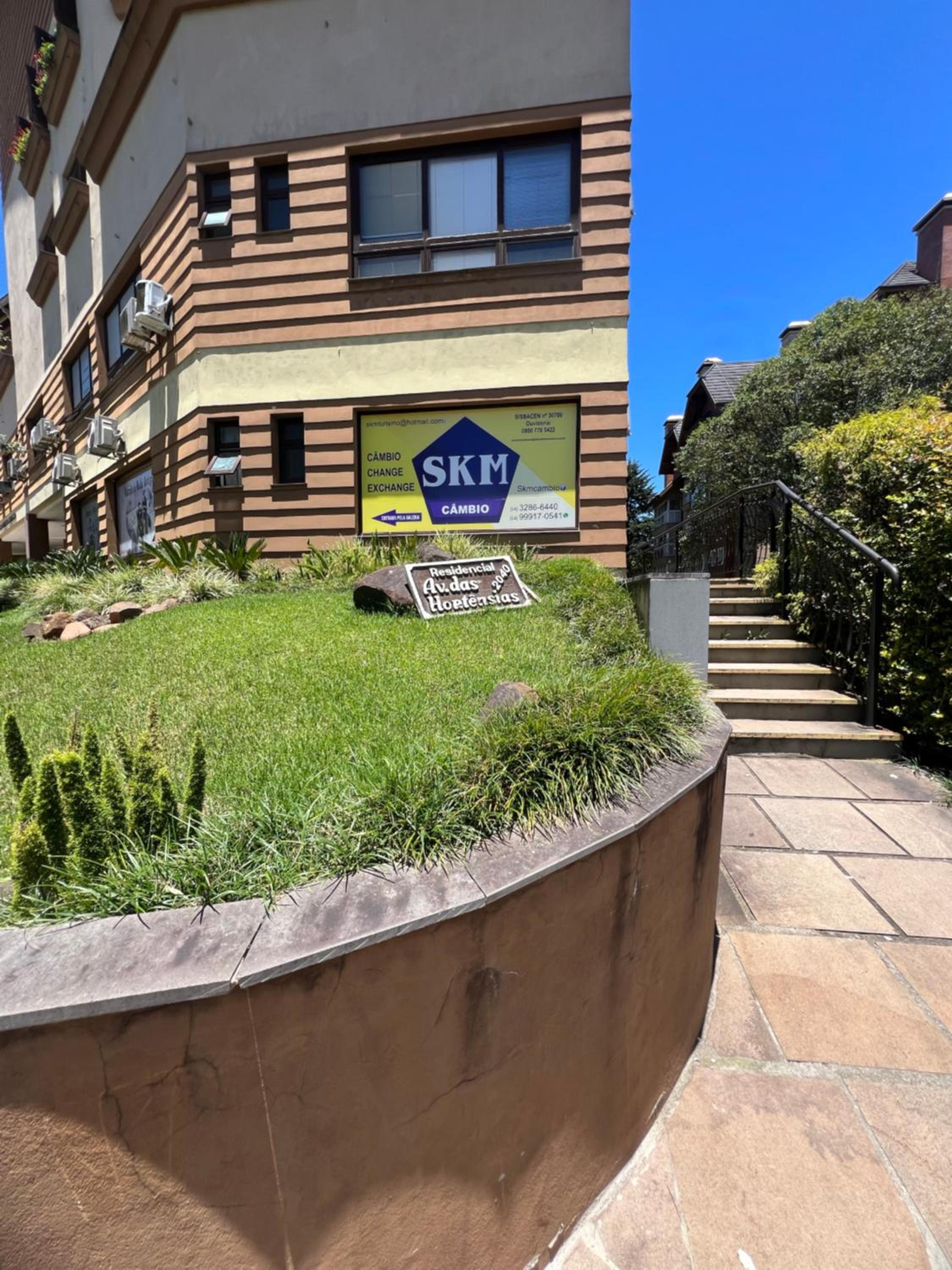 Amplo Apartamento à 200m da Rua Coberta