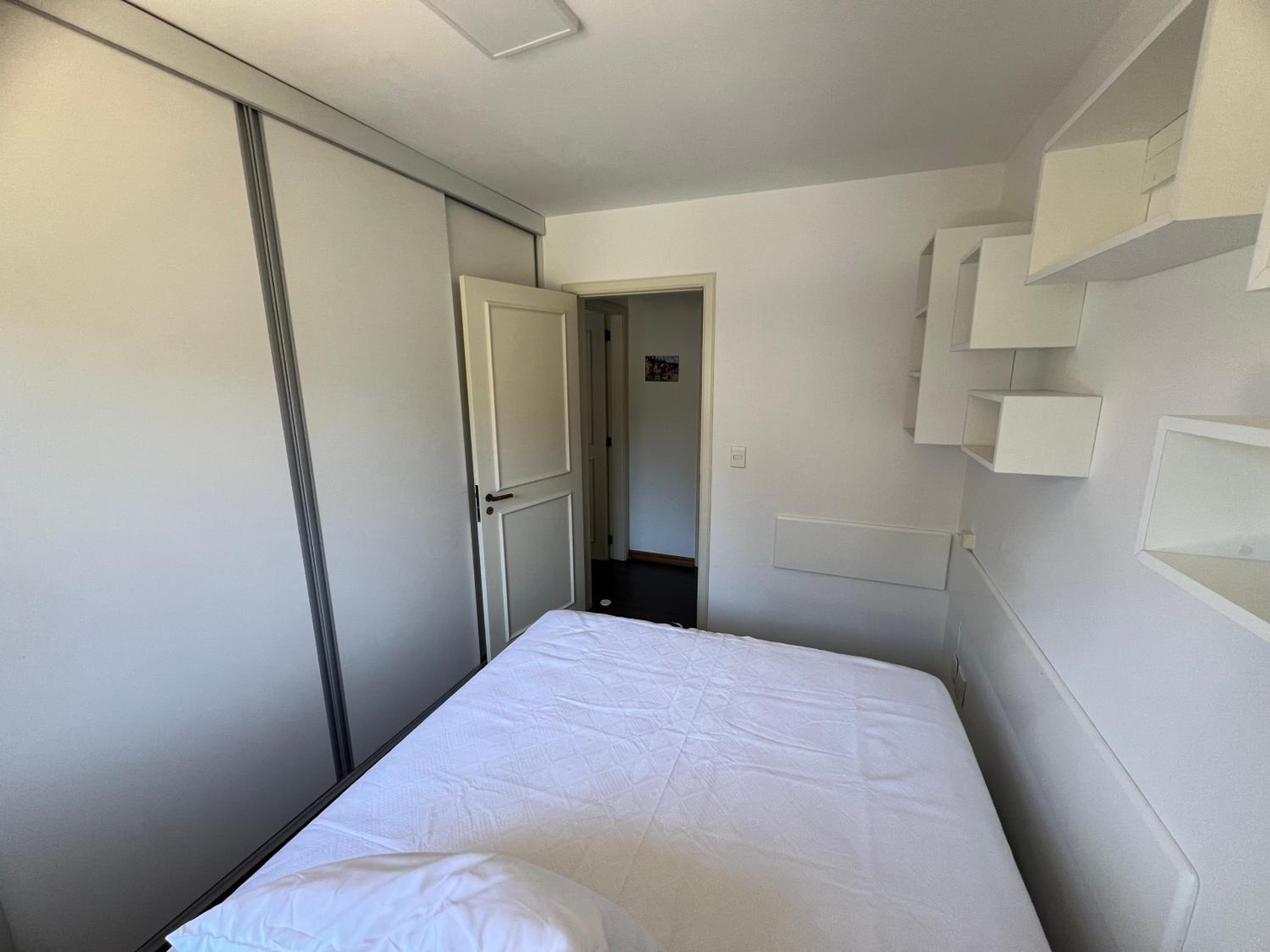 Amplo Apartamento à 200m da Rua Coberta