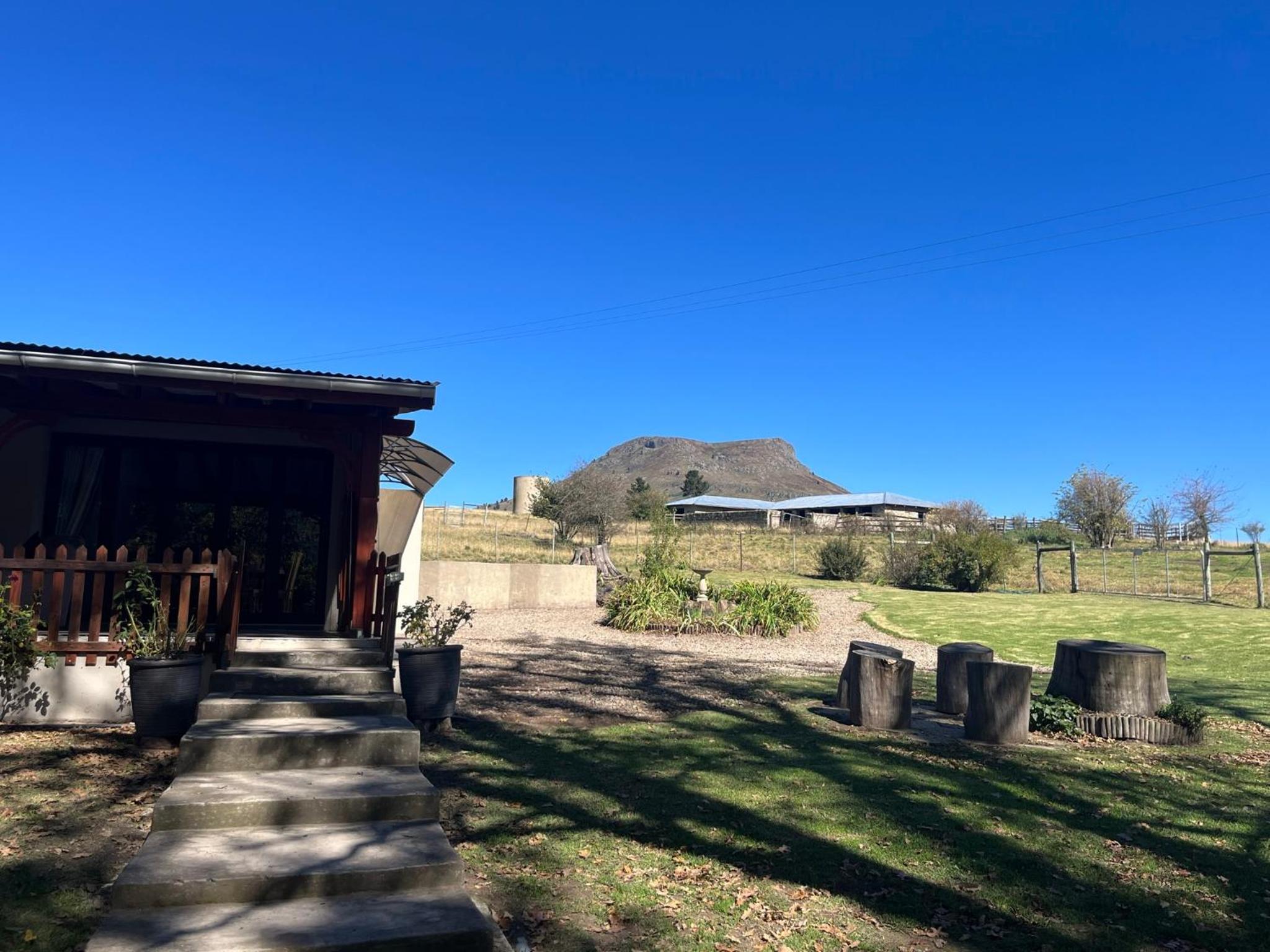 Hogsback Misty Oaks Cottage view 3