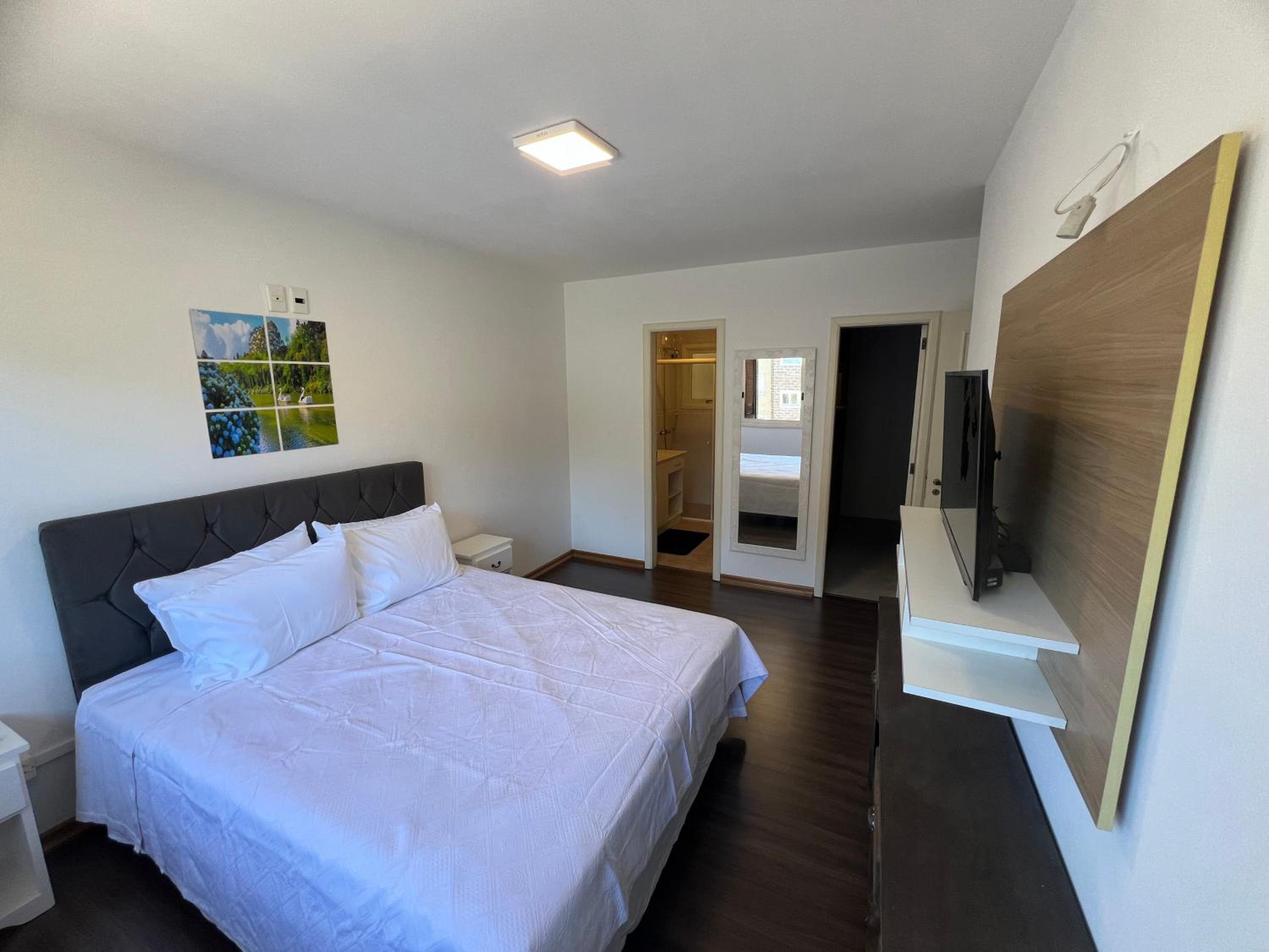 Amplo Apartamento à 200m da Rua Coberta