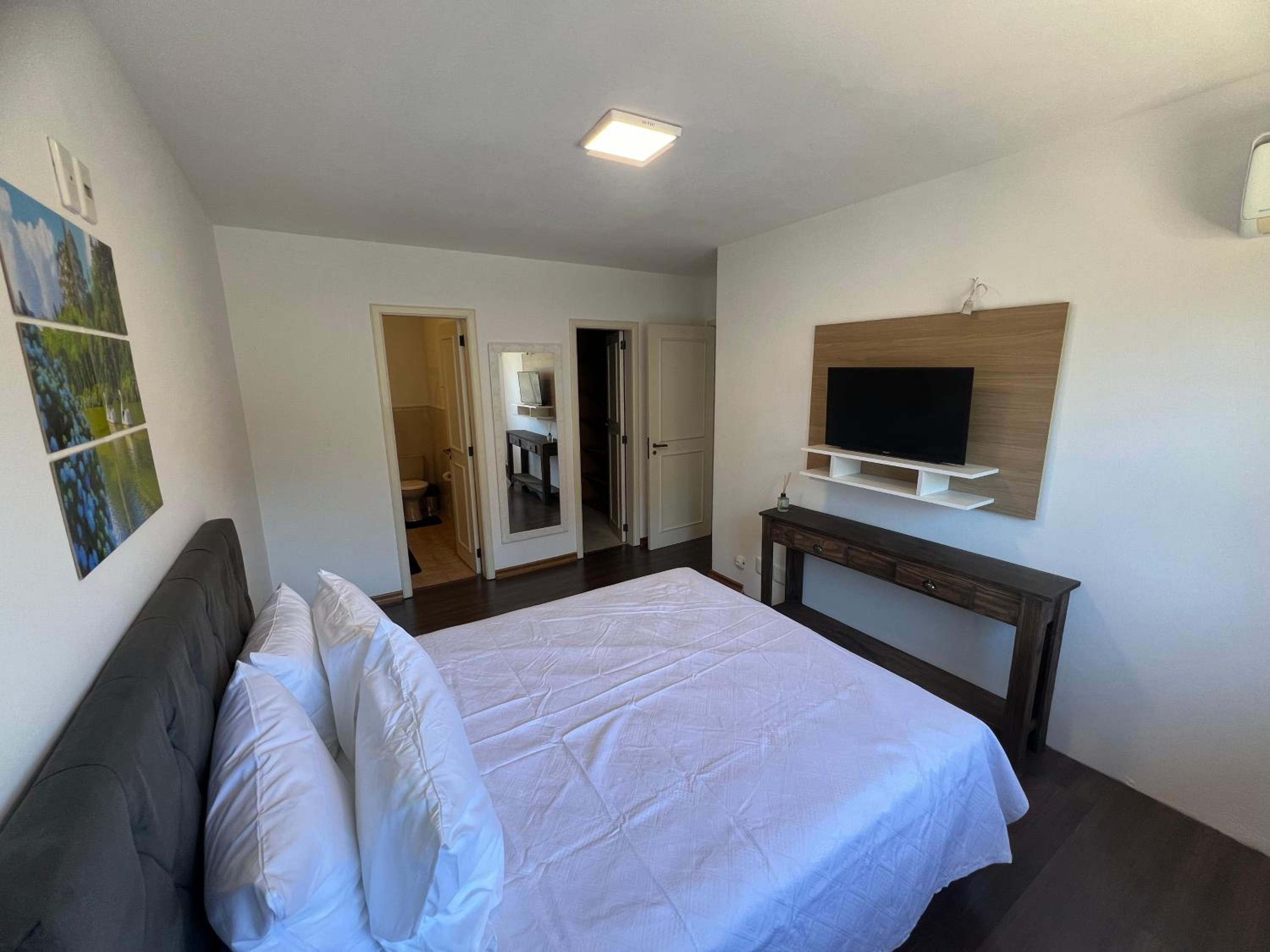 Amplo Apartamento à 200m da Rua Coberta