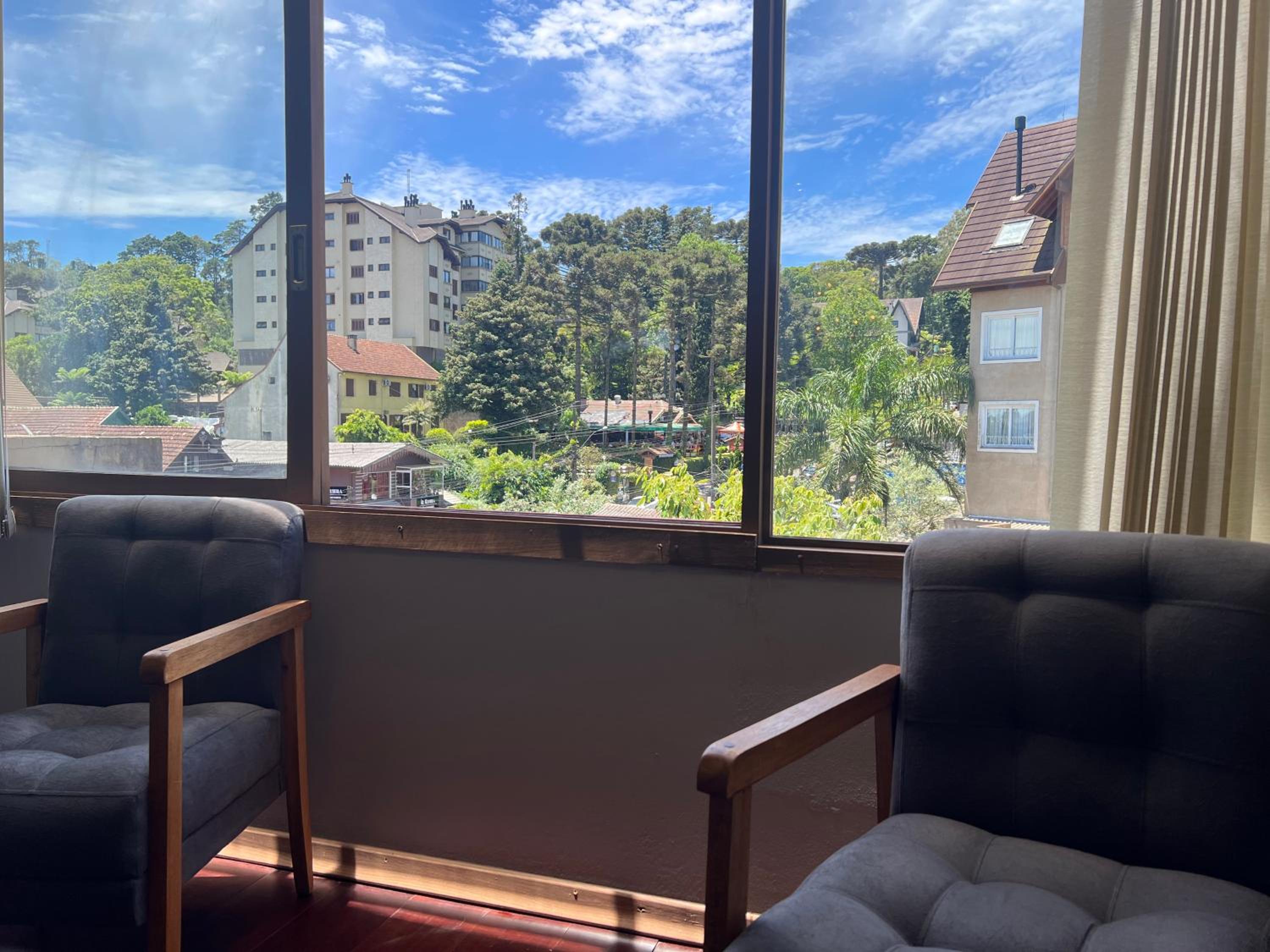 Amplo Apartamento à 200m da Rua Coberta
