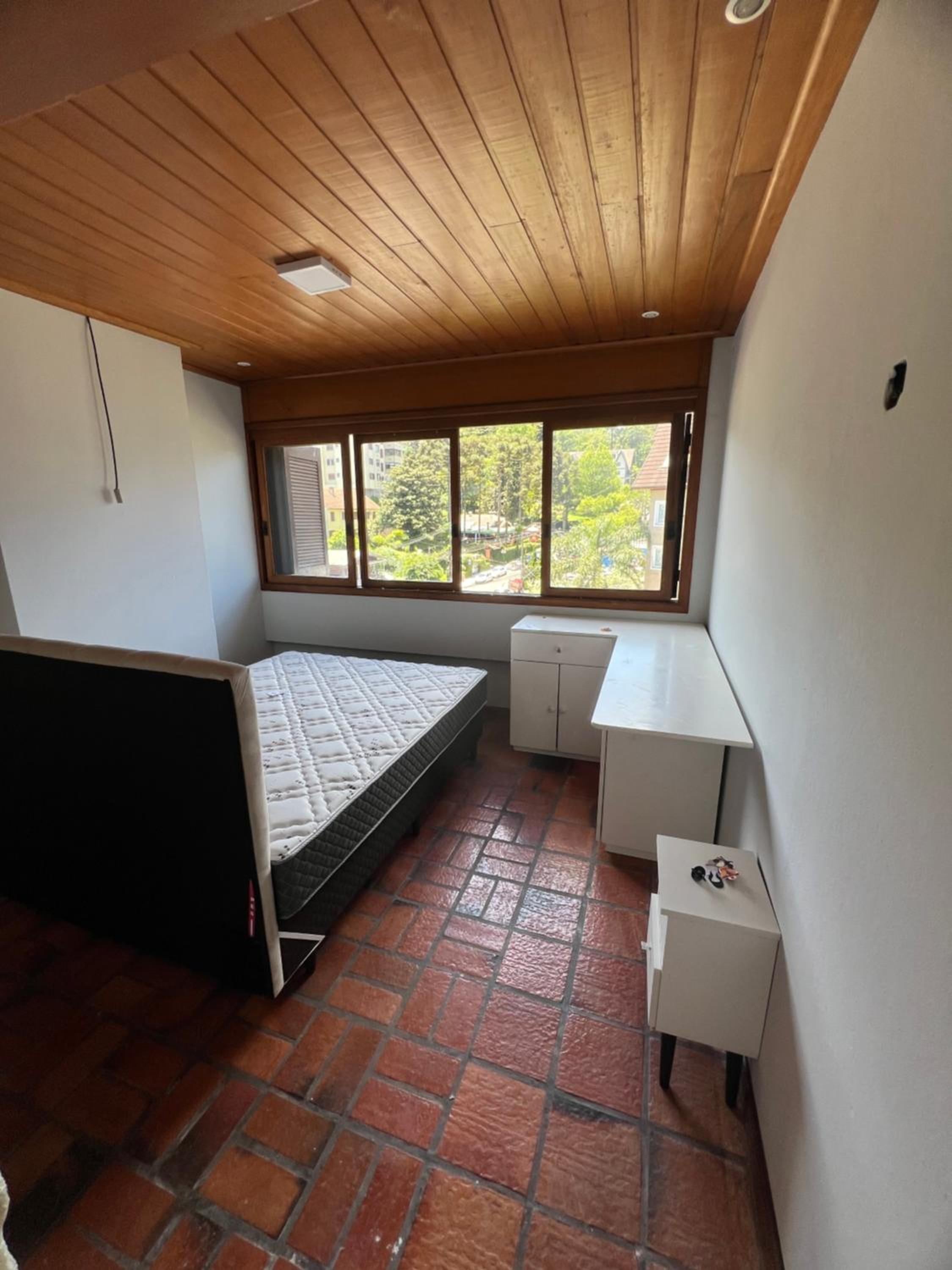 Amplo Apartamento à 200m da Rua Coberta