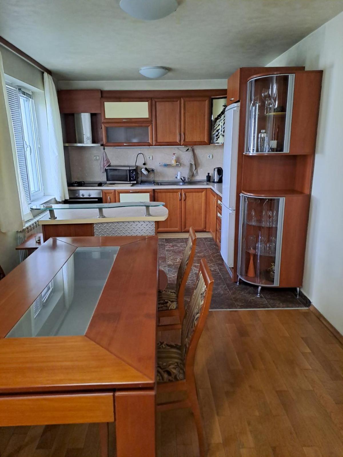 HostEx Vintage Apartment
