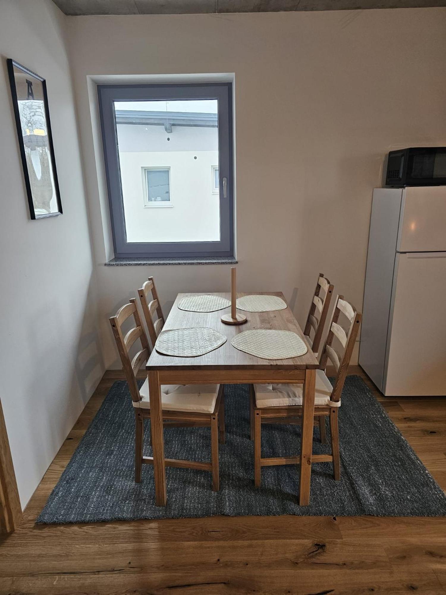 Hoch2 Apartment - Modern, komfortabel & 24h Self-Check-in mit Parkplatz