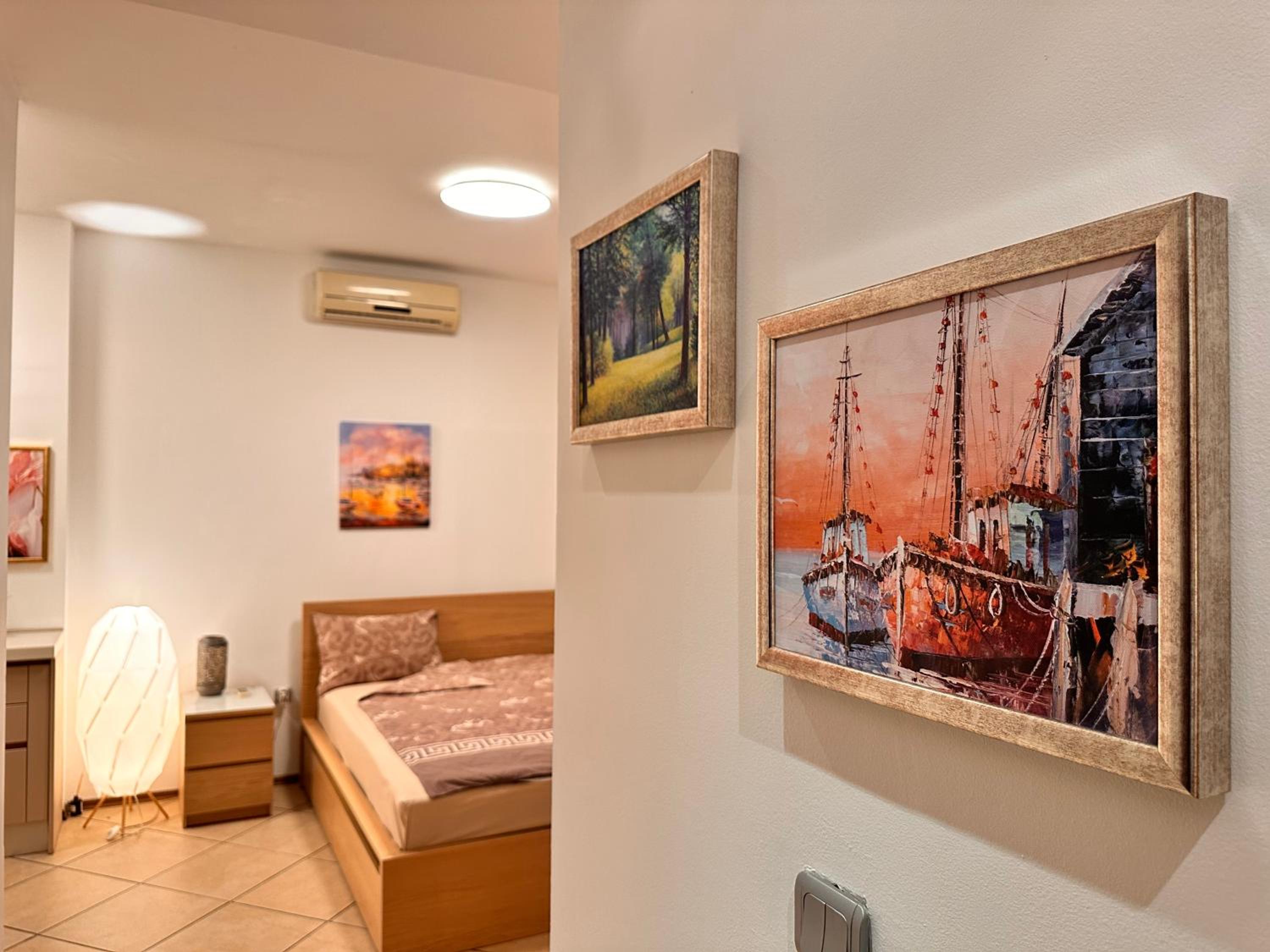 Private Studio Center Opera and Nevski Cathedral view 5