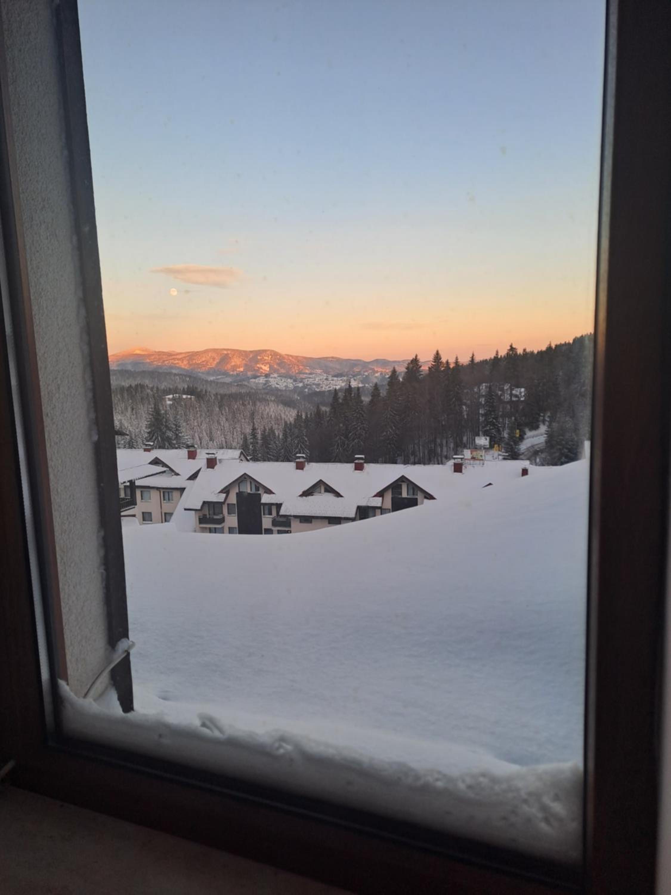 COZY ski-to-door apartment, Monastery 3 complex