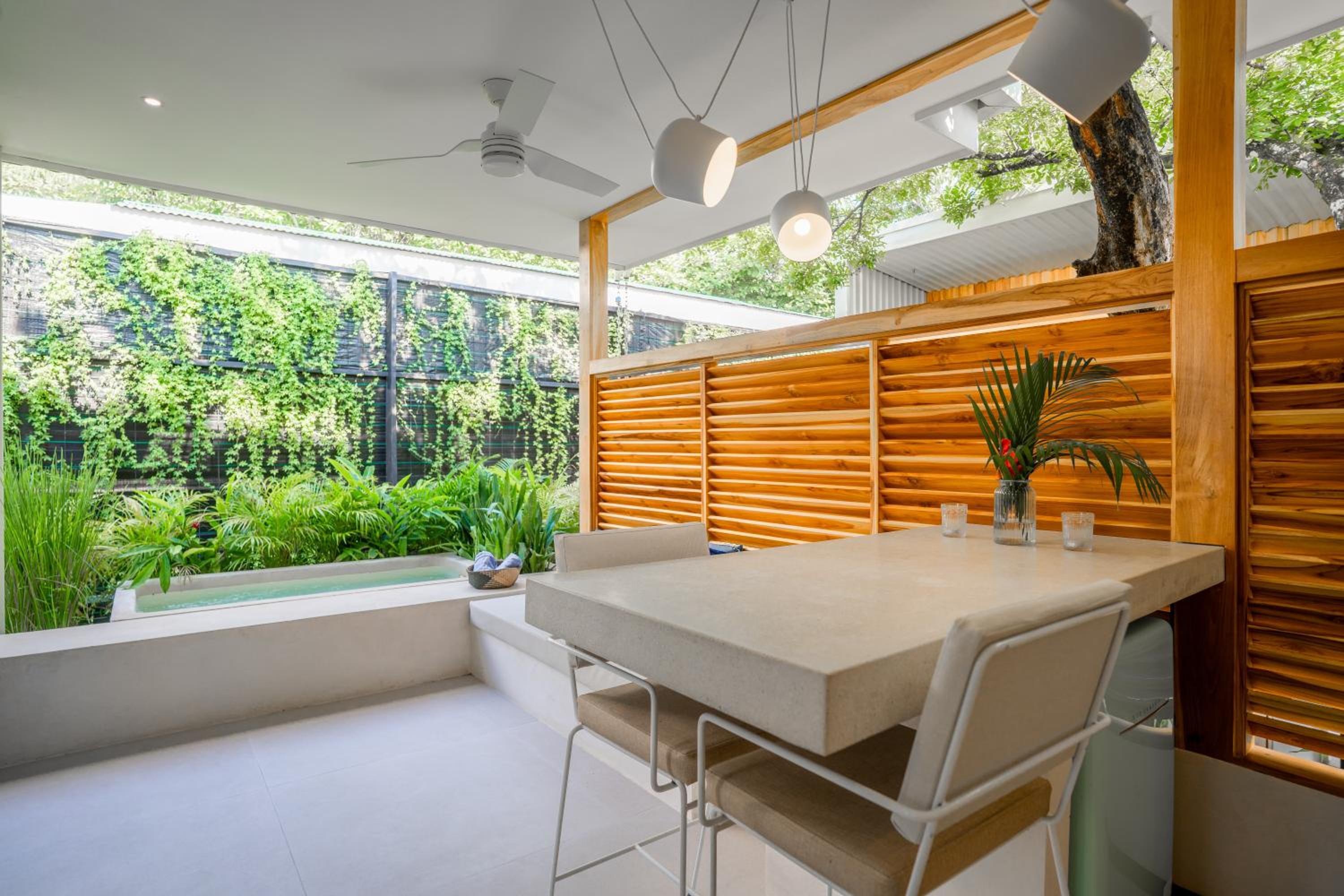 Botanika Suites