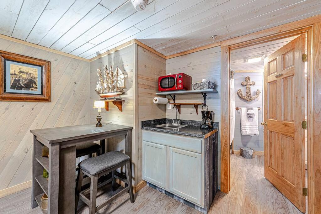 Captain's Quarters at Island Breeze of CB view 2