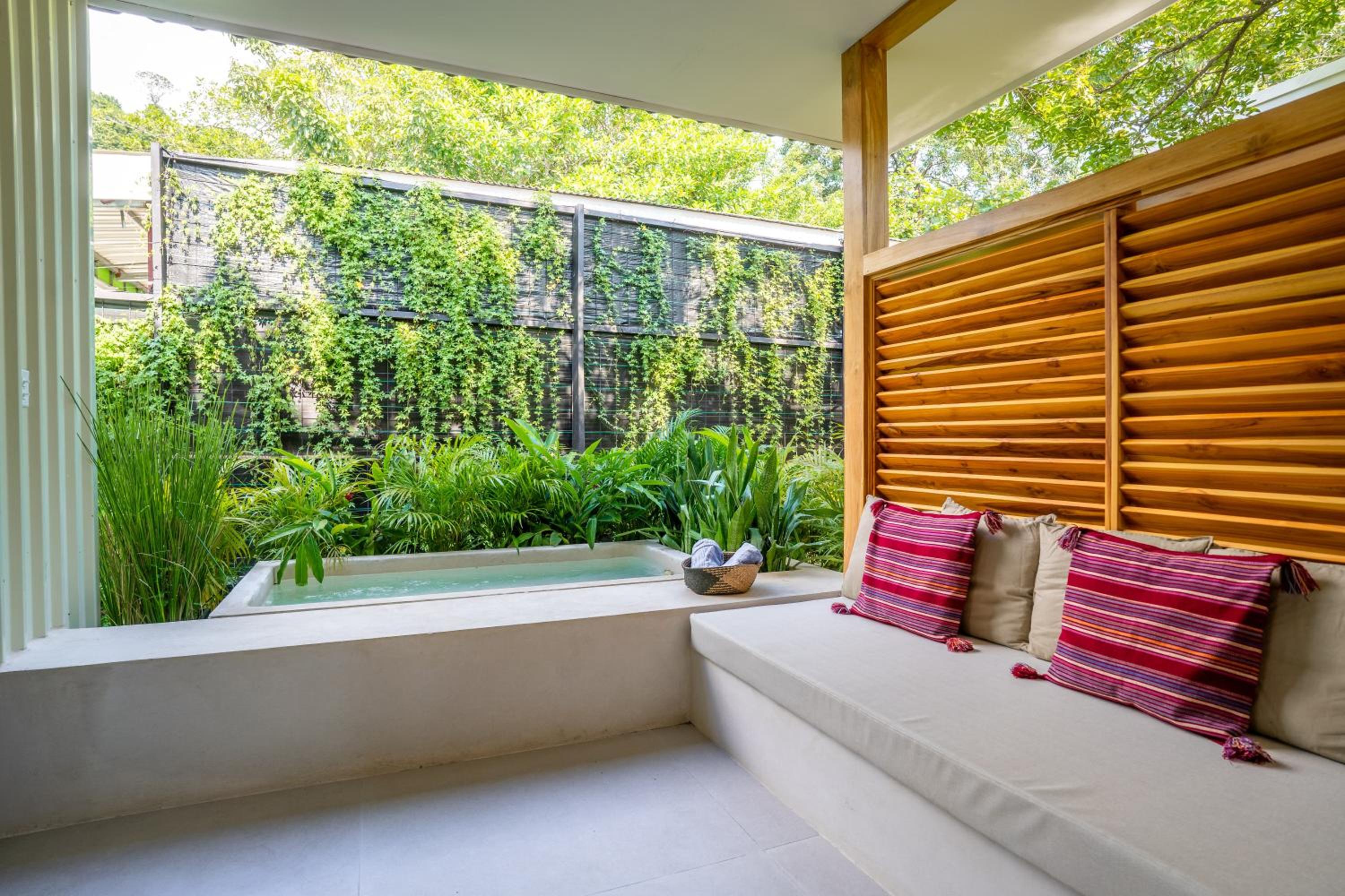Botanika Suites
