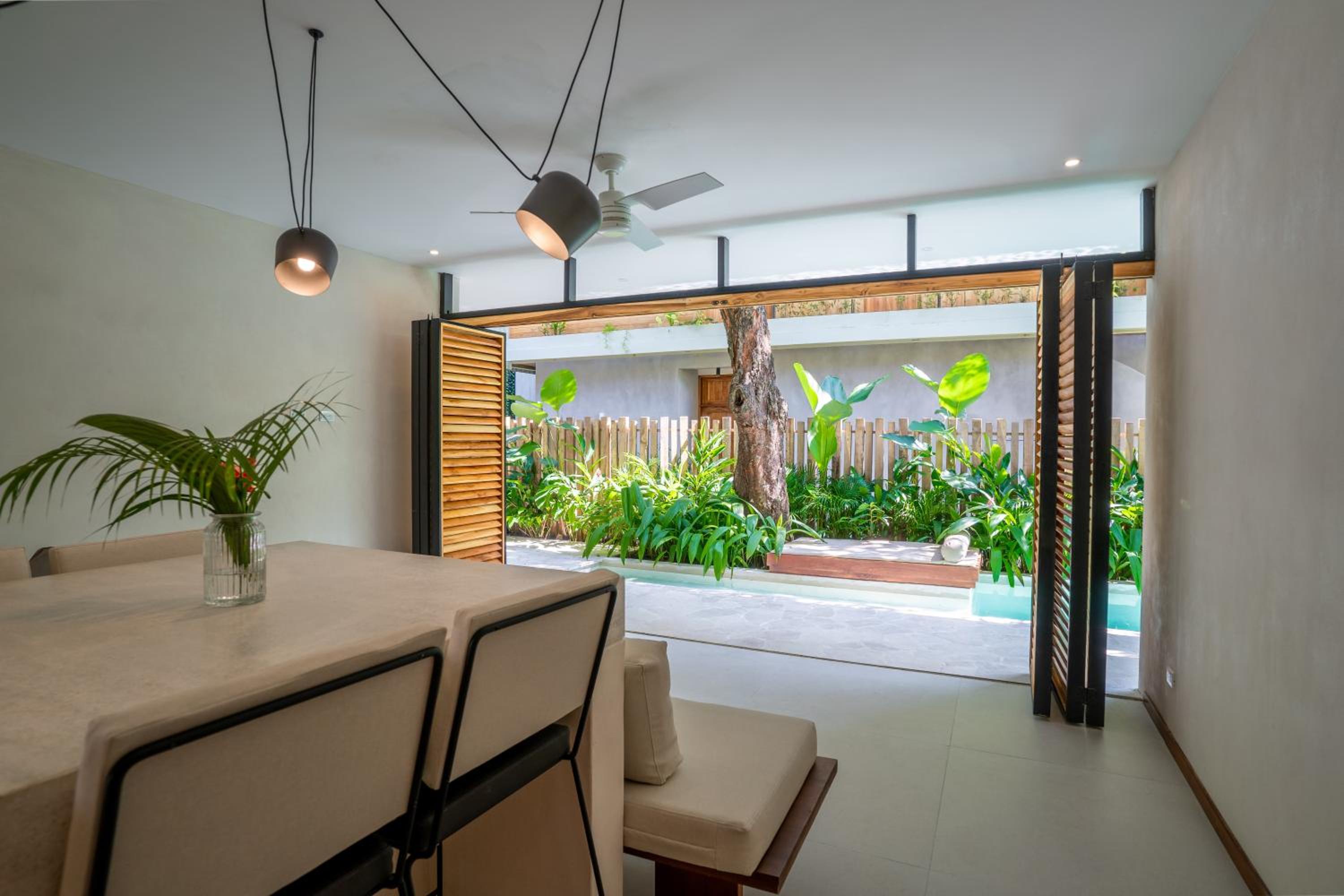 Botanika Suites