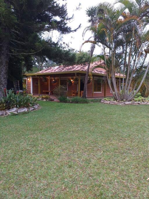 Beautiful Country House located in Llanogrande