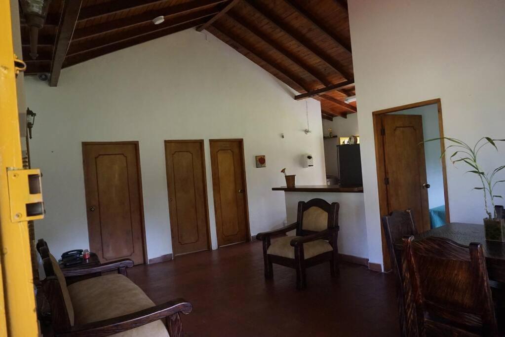 Beautiful Country House located in Llanogrande
