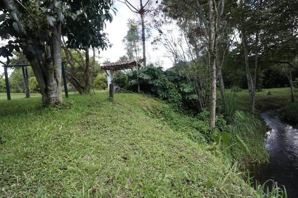 Beautiful Country House located in Llanogrande