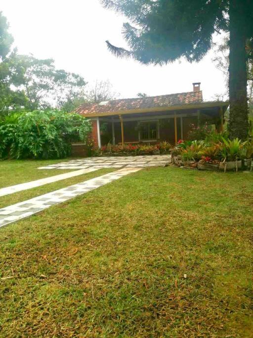 Beautiful Country House located in Llanogrande