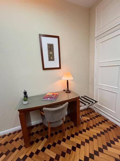 APARTAMENTO COM ÓTIMA LOCALIZAÇAÕ Em COPA -IPANEMA