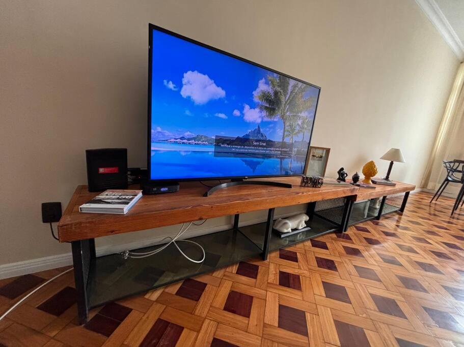 APARTAMENTO COM ÓTIMA LOCALIZAÇAÕ Em COPA -IPANEMA