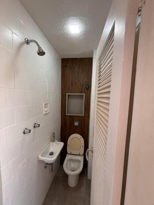 APARTAMENTO COM ÓTIMA LOCALIZAÇAÕ Em COPA -IPANEMA