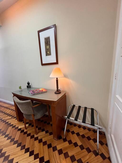 APARTAMENTO COM ÓTIMA LOCALIZAÇAÕ Em COPA -IPANEMA