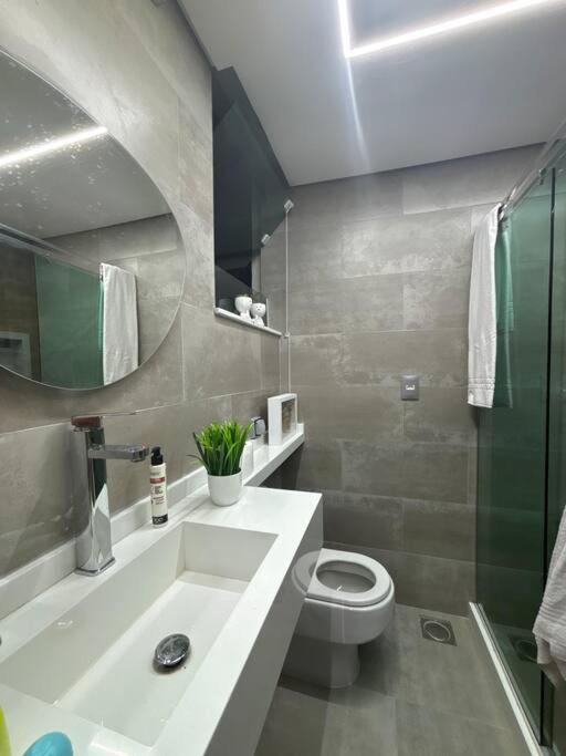 APARTAMENTO COM ÓTIMA LOCALIZAÇAÕ Em COPA -IPANEMA