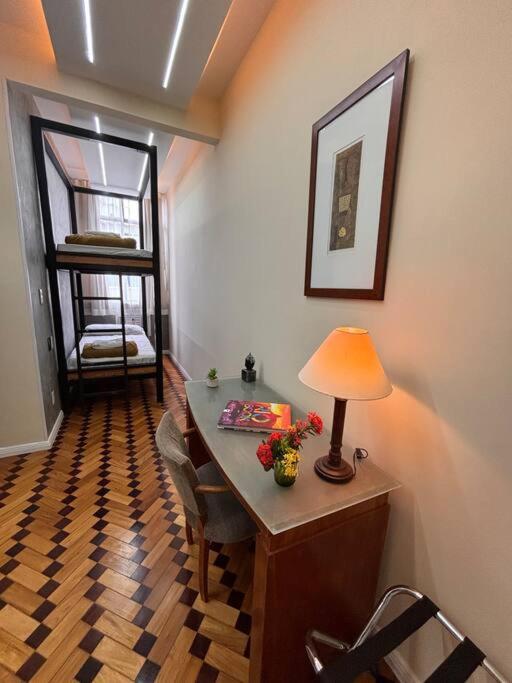 APARTAMENTO COM ÓTIMA LOCALIZAÇAÕ Em COPA -IPANEMA