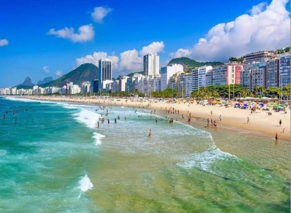 APARTAMENTO COM ÓTIMA LOCALIZAÇAÕ Em COPA -IPANEMA